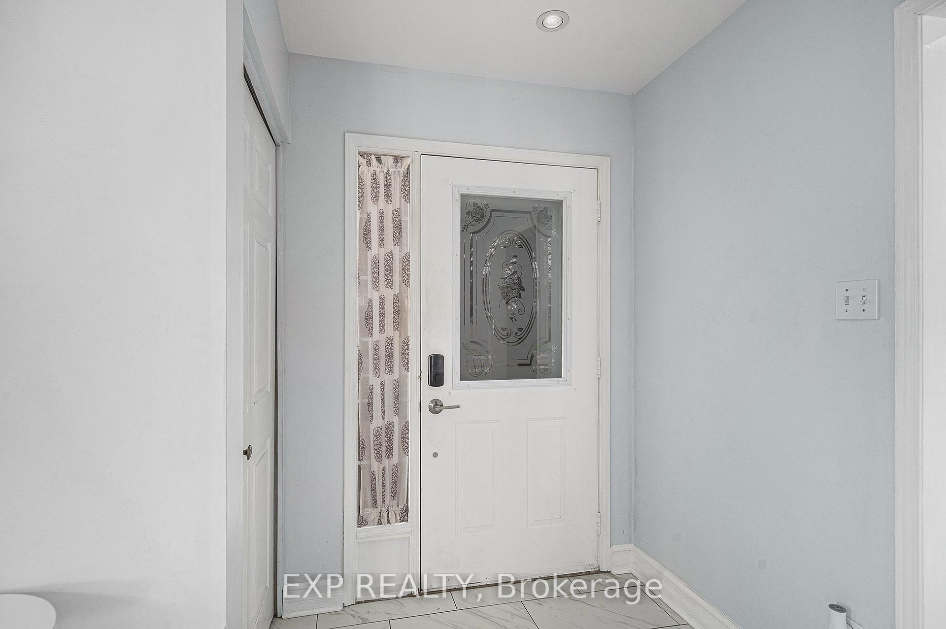 Photo 3 of 2161 Gardenway Drive, Ottawa, Fallingbrook/Gardenway South — HOMEH