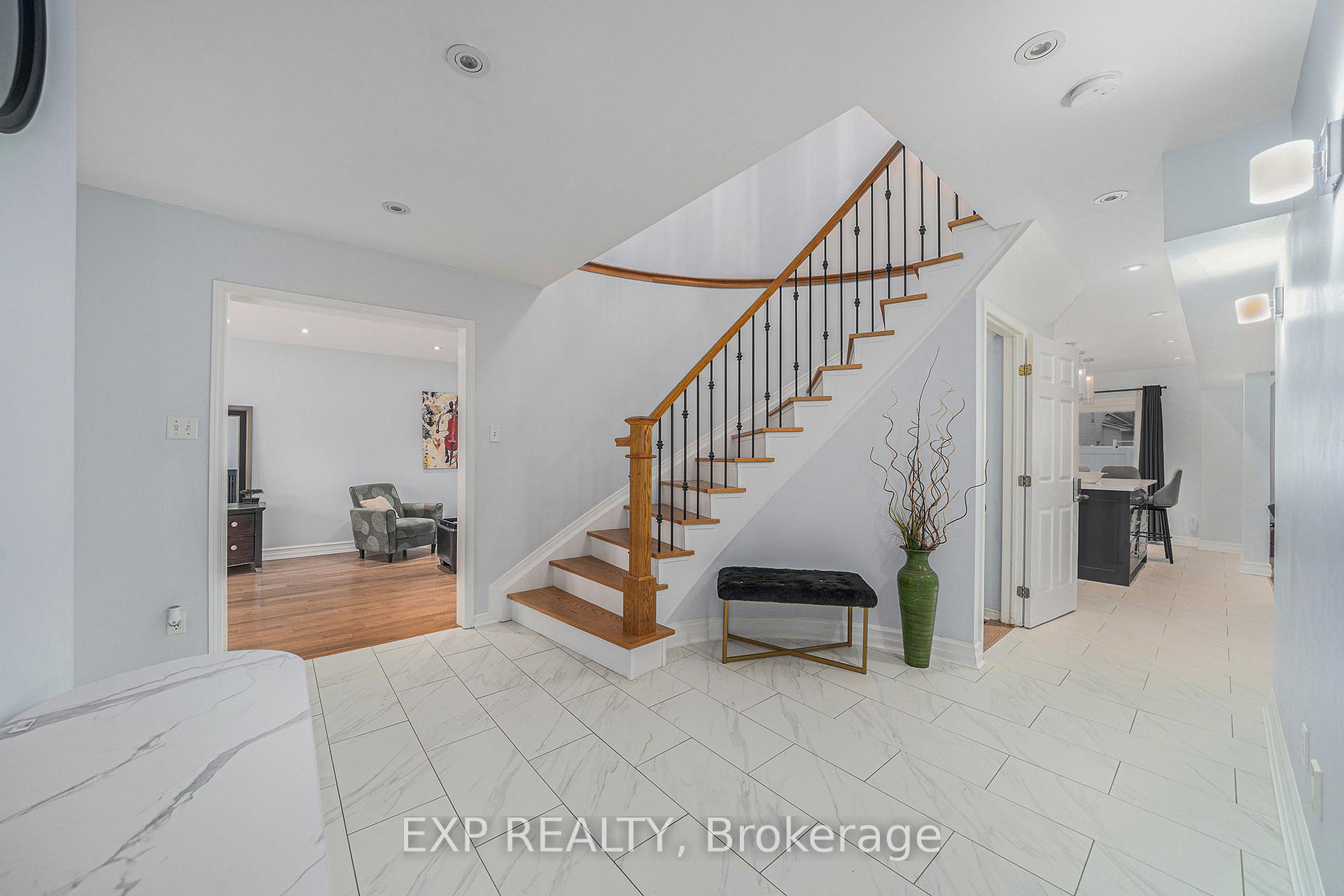 Photo 4 of 2161 Gardenway Drive, Ottawa, Fallingbrook/Gardenway South — HOMEH