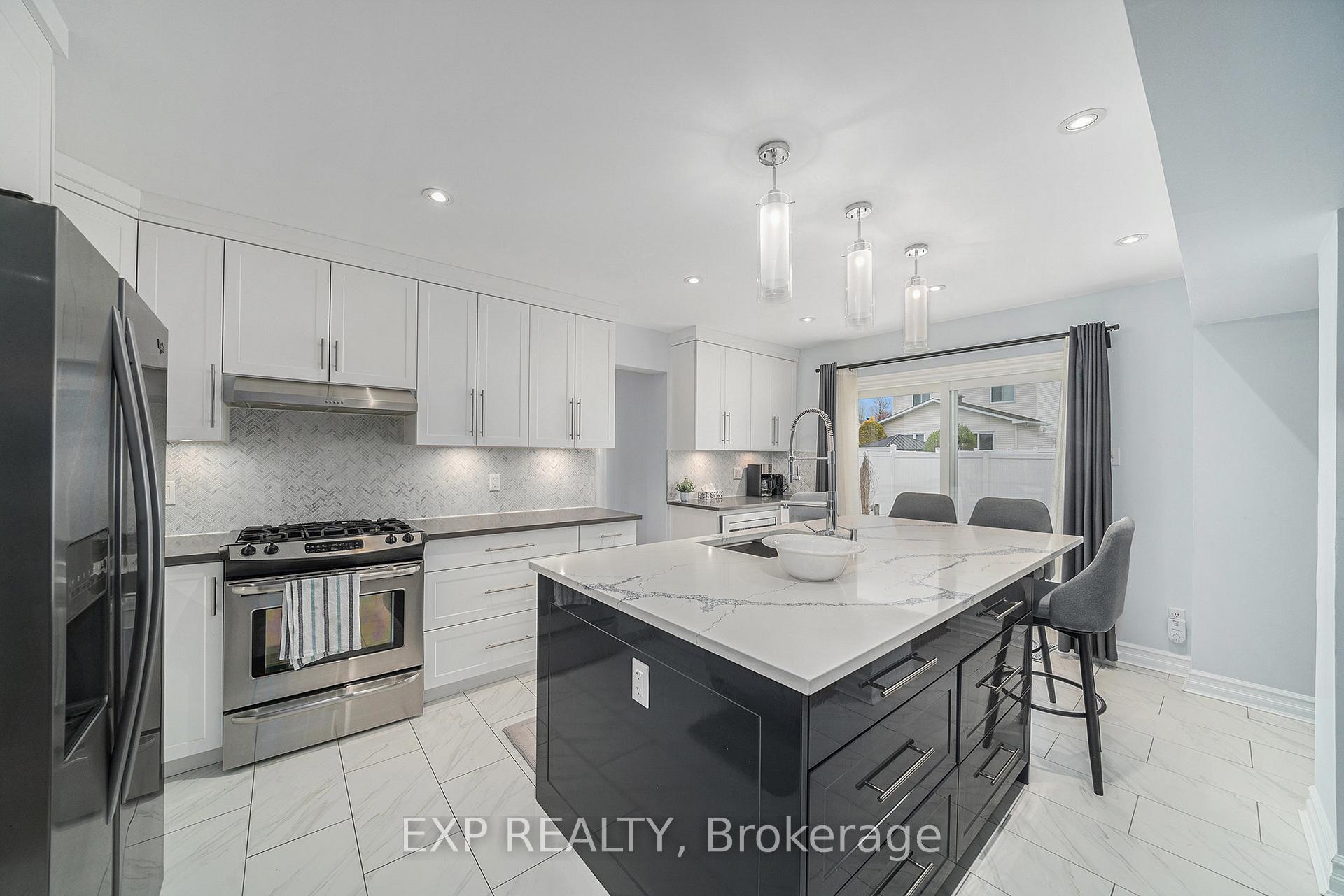 Photo 6 of 2161 Gardenway Drive, Ottawa, Fallingbrook/Gardenway South — HOMEH