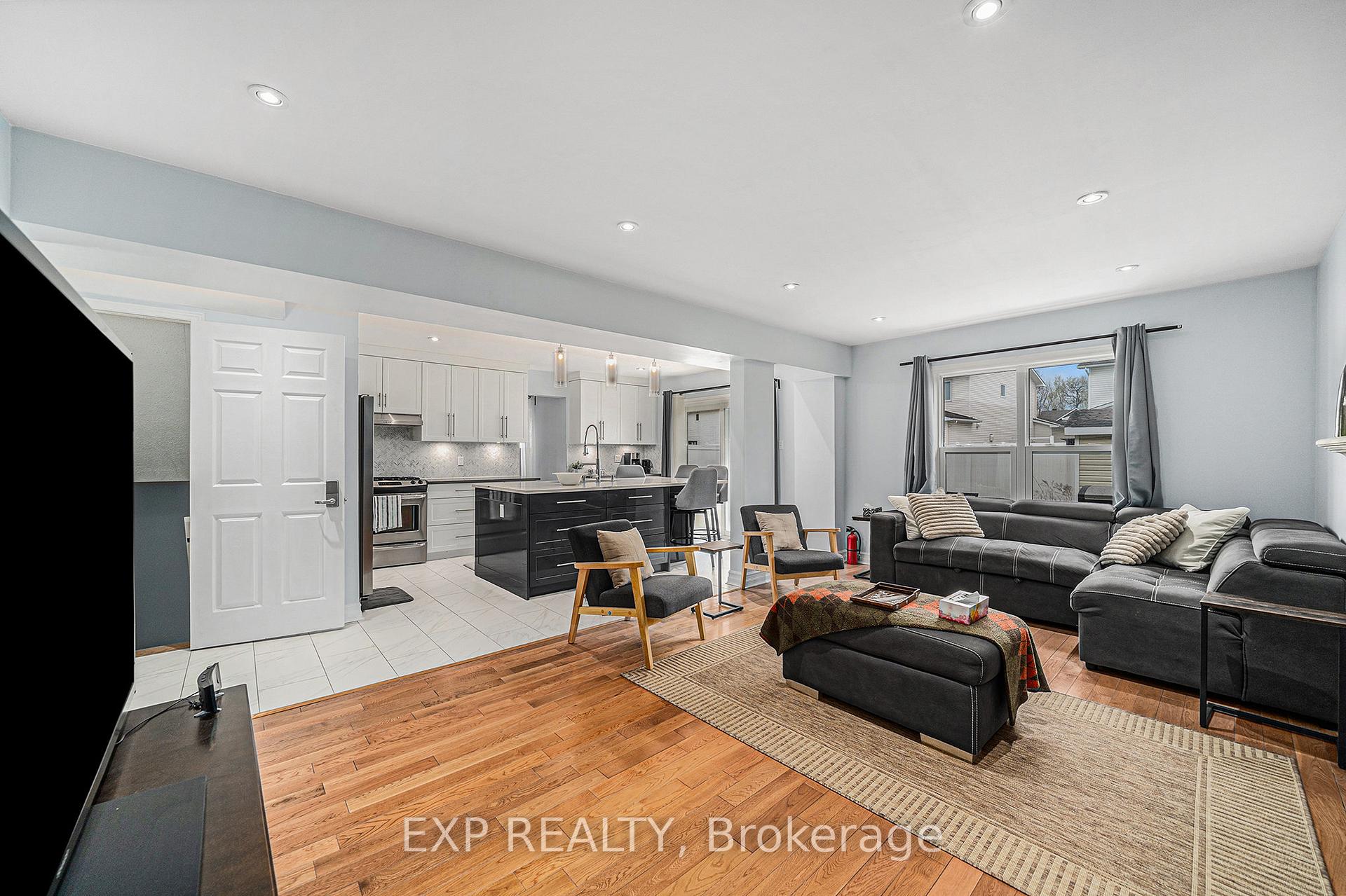 Photo 9 of 2161 Gardenway Drive, Ottawa, Fallingbrook/Gardenway South — HOMEH