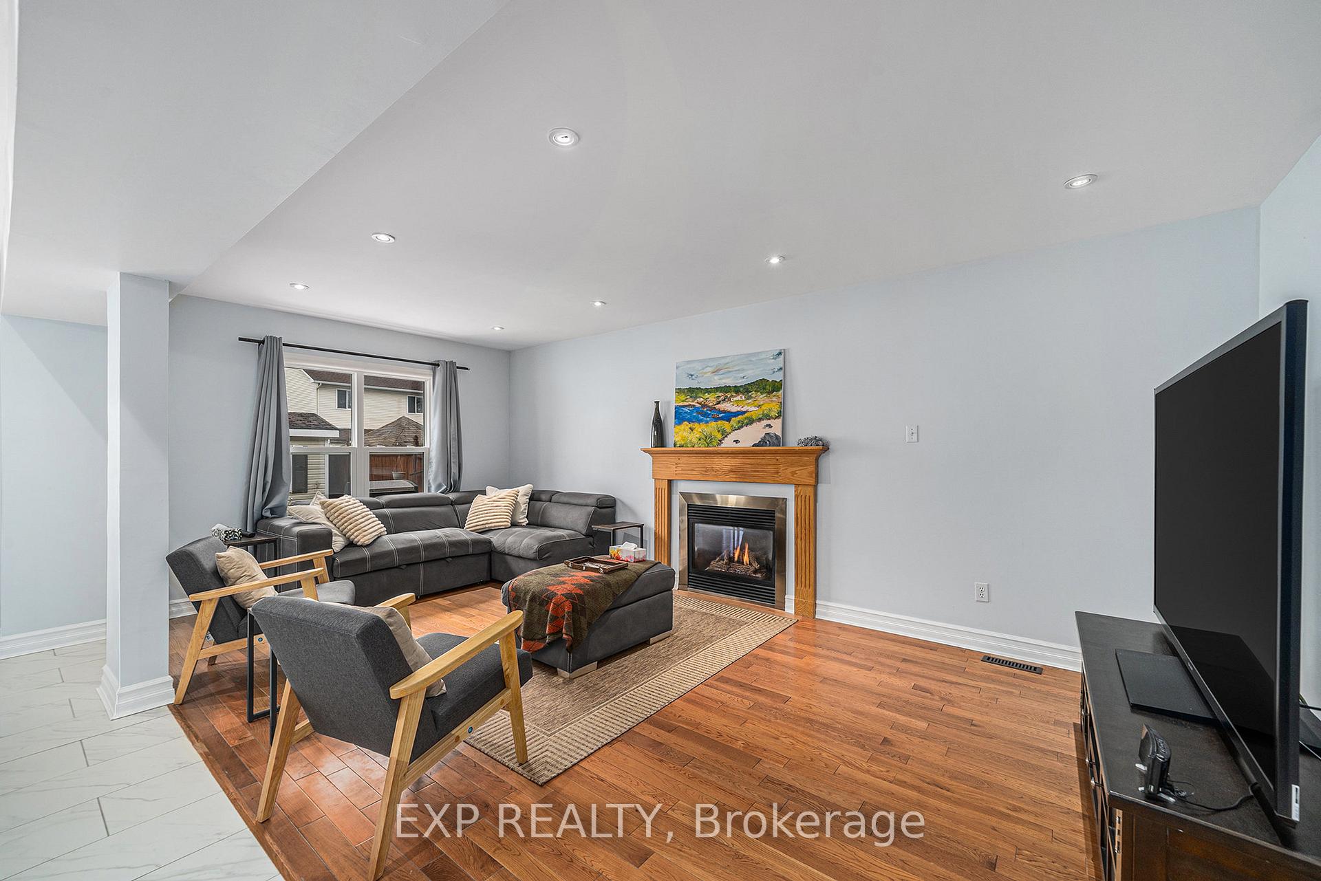 Photo 10 of 2161 Gardenway Drive, Ottawa, Fallingbrook/Gardenway South — HOMEH