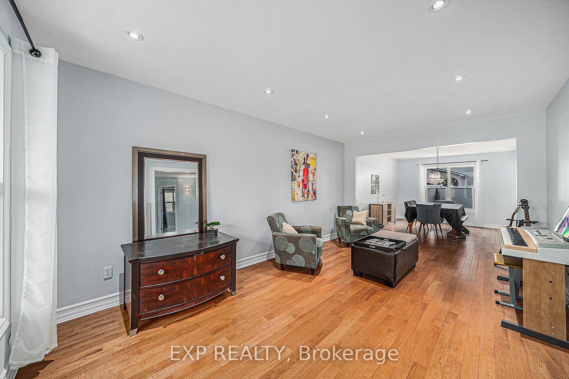 Photo 11 of 2161 Gardenway Drive, Ottawa, Fallingbrook/Gardenway South — HOMEH