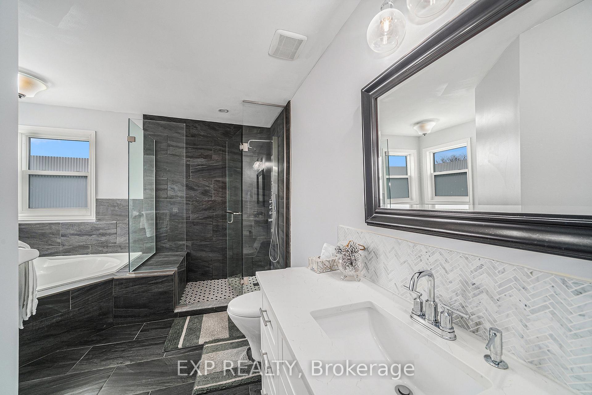 Photo 18 of 2161 Gardenway Drive, Ottawa, Fallingbrook/Gardenway South — HOMEH