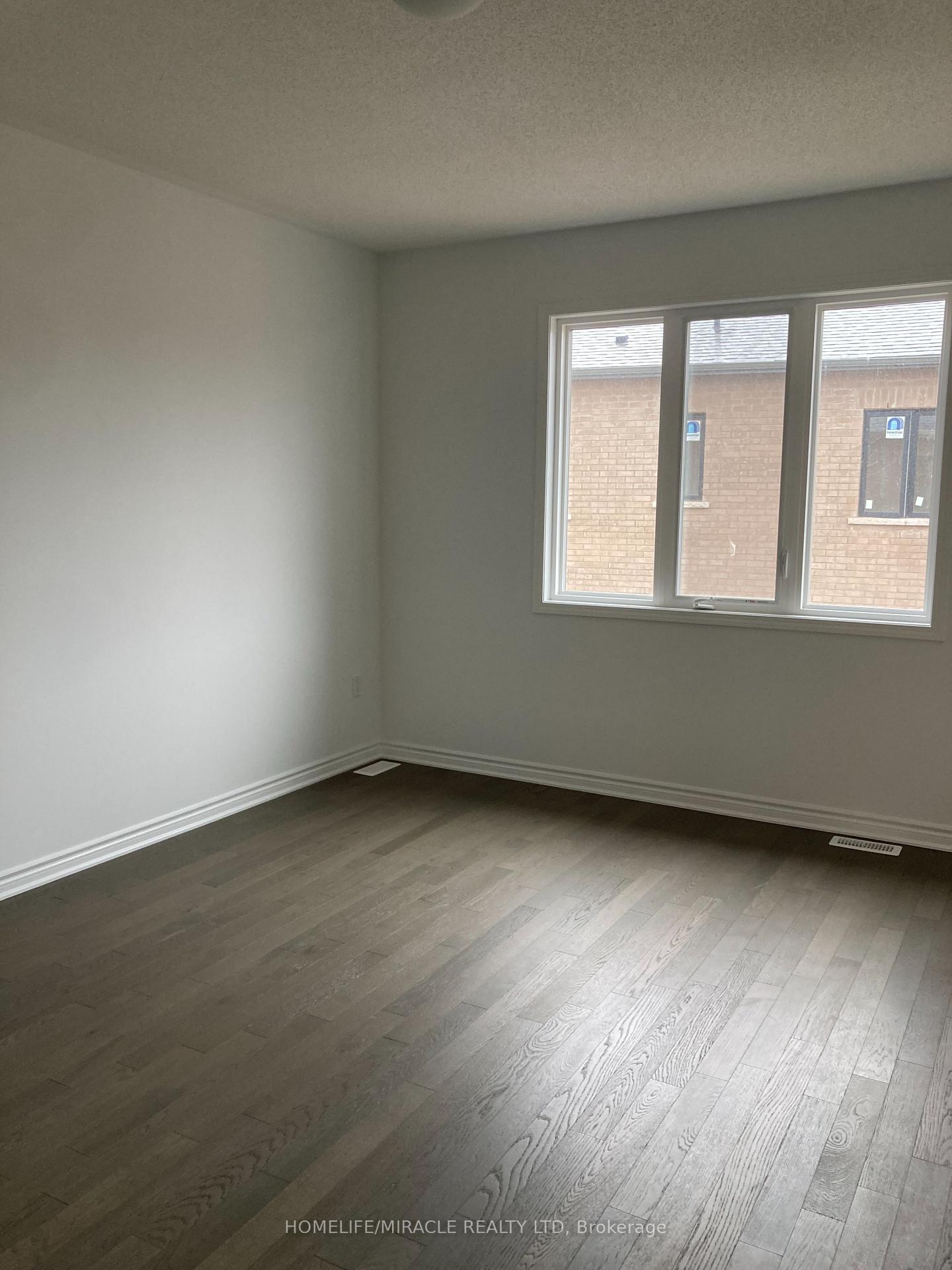 Photo 9 of 487 Kennedy Circle, Milton, Cobban — HOMEH