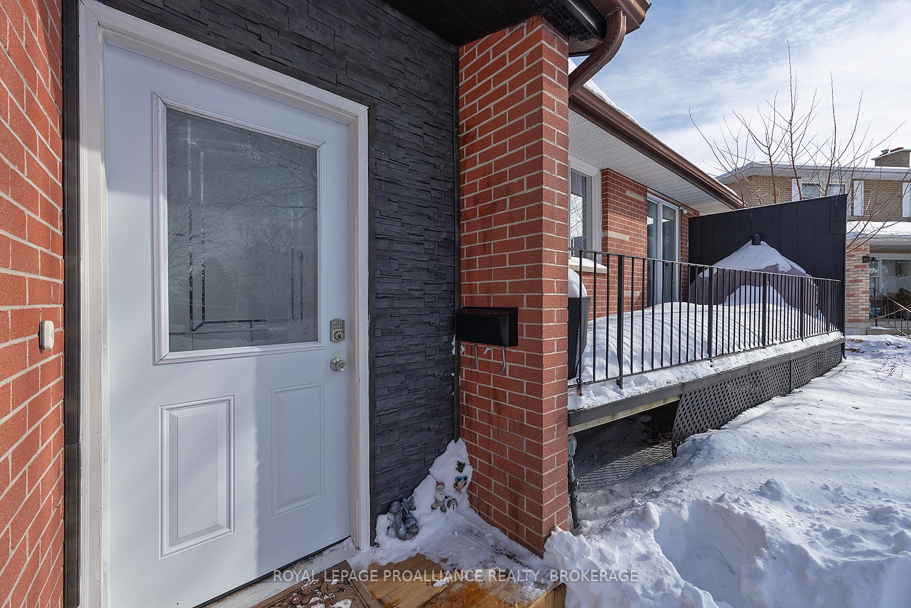 Photo 3 of 16 Campbell Crescent, Kingston, Central City West — HOMEH