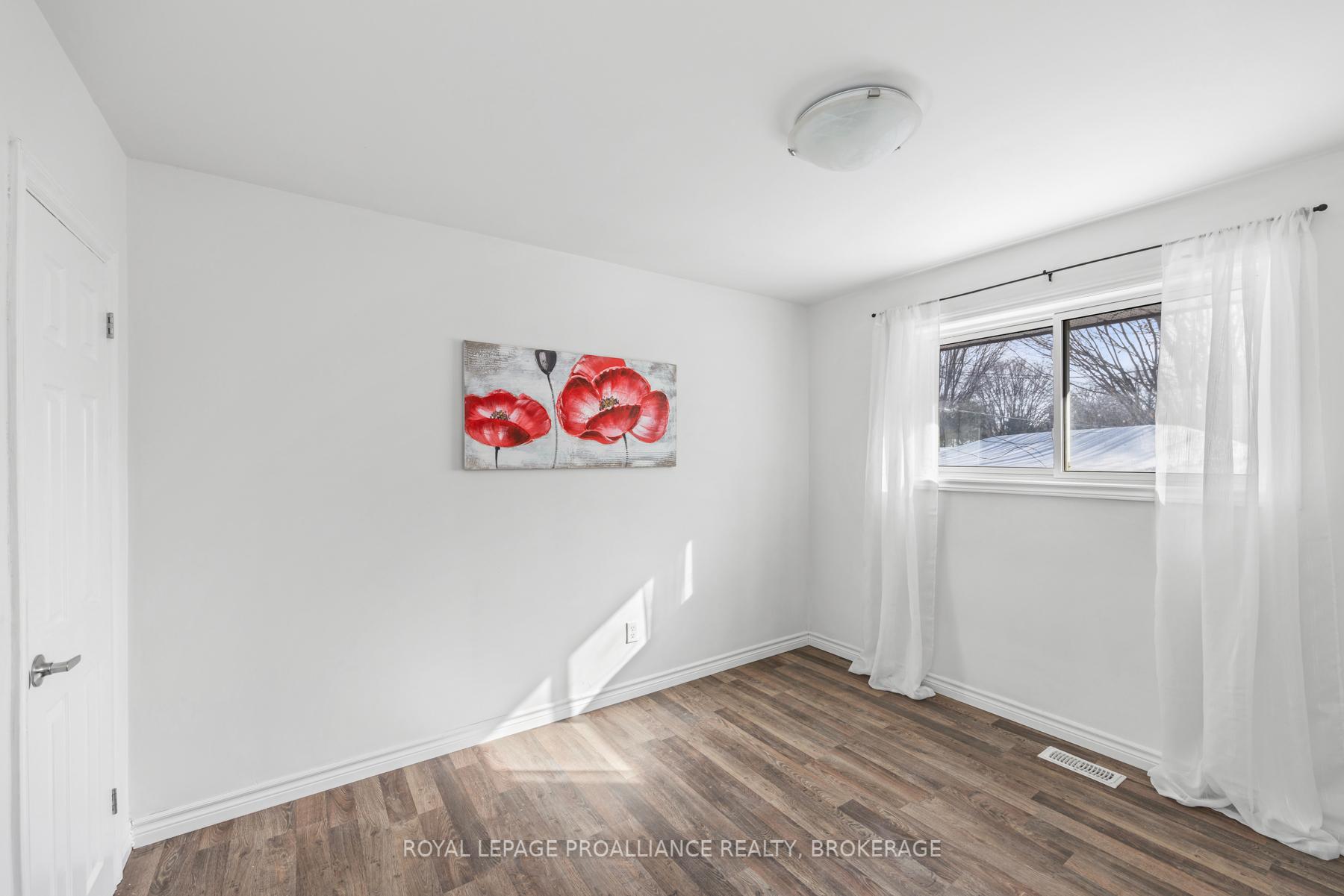 Photo 29 of 16 Campbell Crescent, Kingston, Central City West — HOMEH