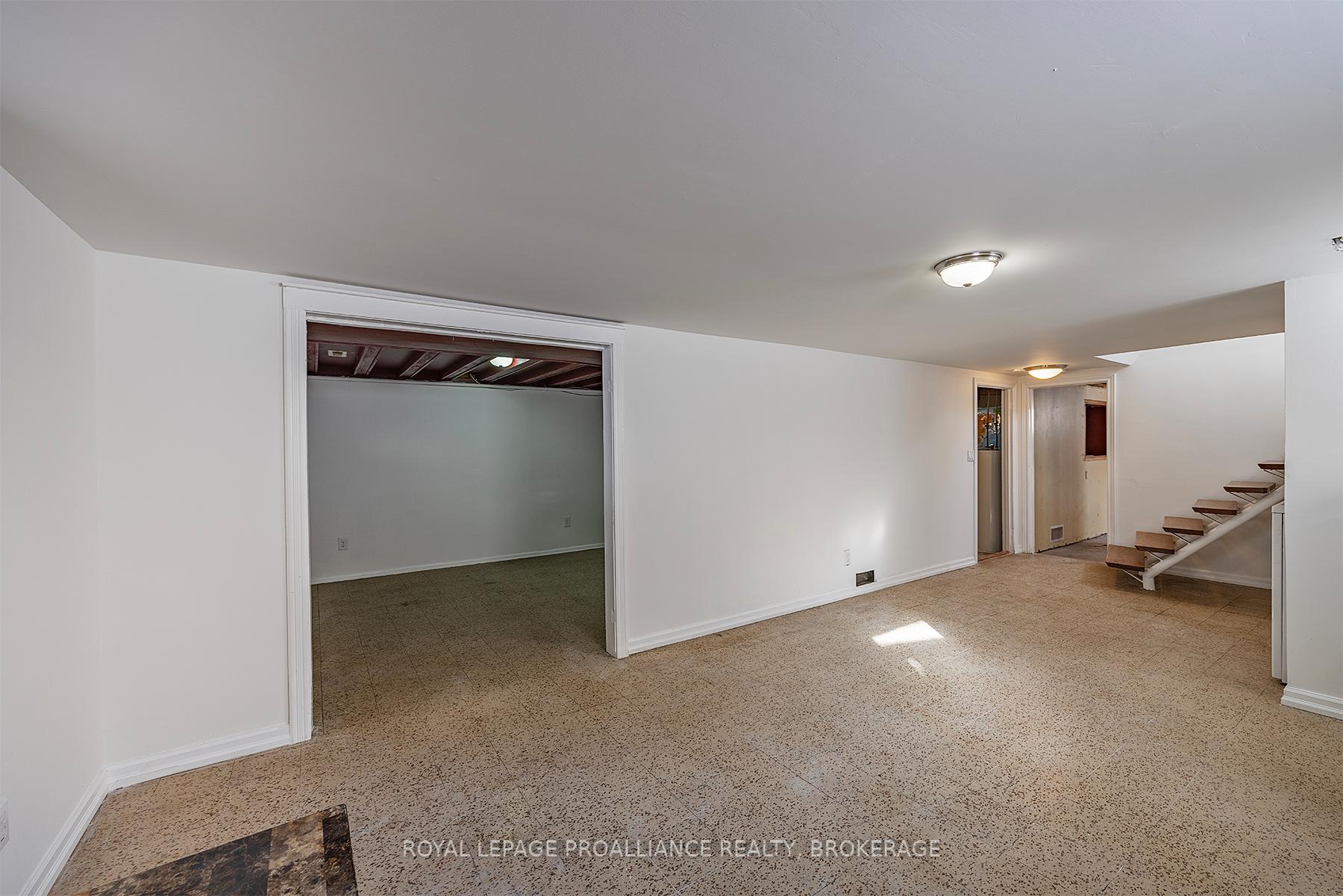 Photo 41 of 16 Campbell Crescent, Kingston, Central City West — HOMEH