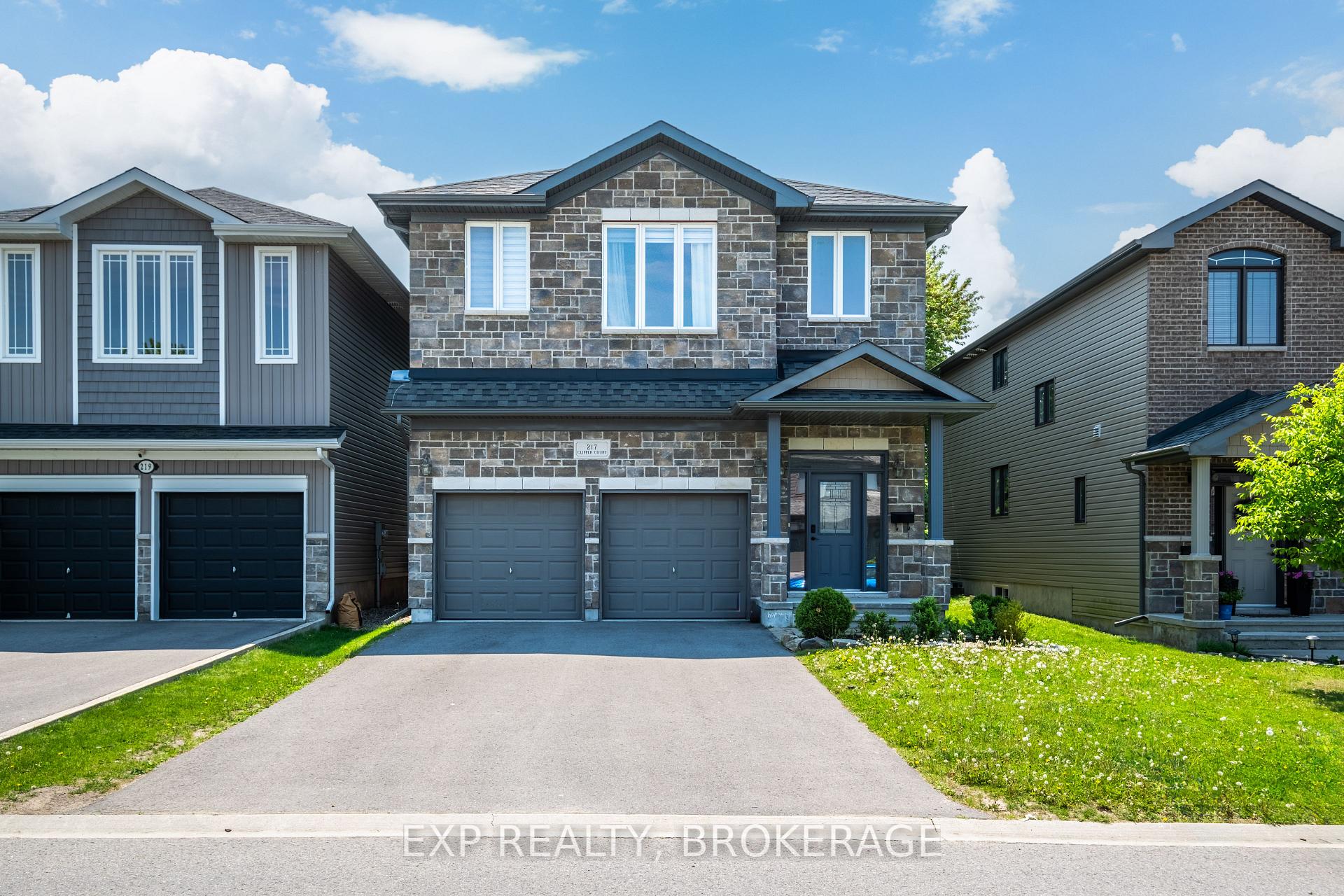 Photo 4 of 217 Clipper Court, Kingston, Kingston East (Incl Barret Crt) — HOMEH