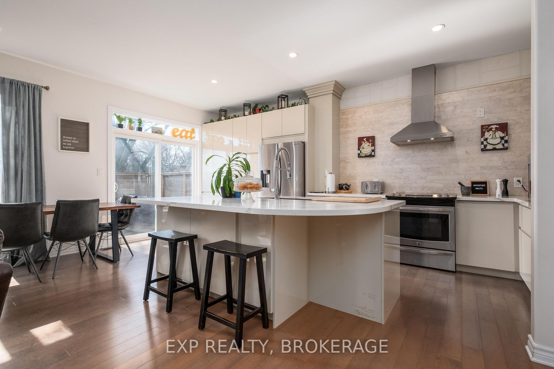 Photo 11 of 217 Clipper Court, Kingston, Kingston East (Incl Barret Crt) — HOMEH