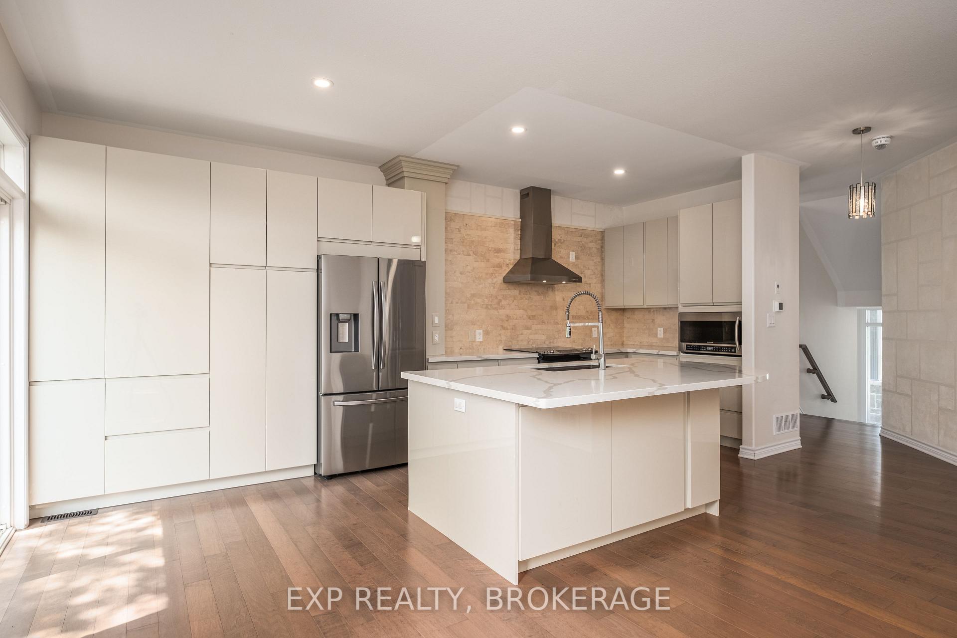 Photo 12 of 217 Clipper Court, Kingston, Kingston East (Incl Barret Crt) — HOMEH