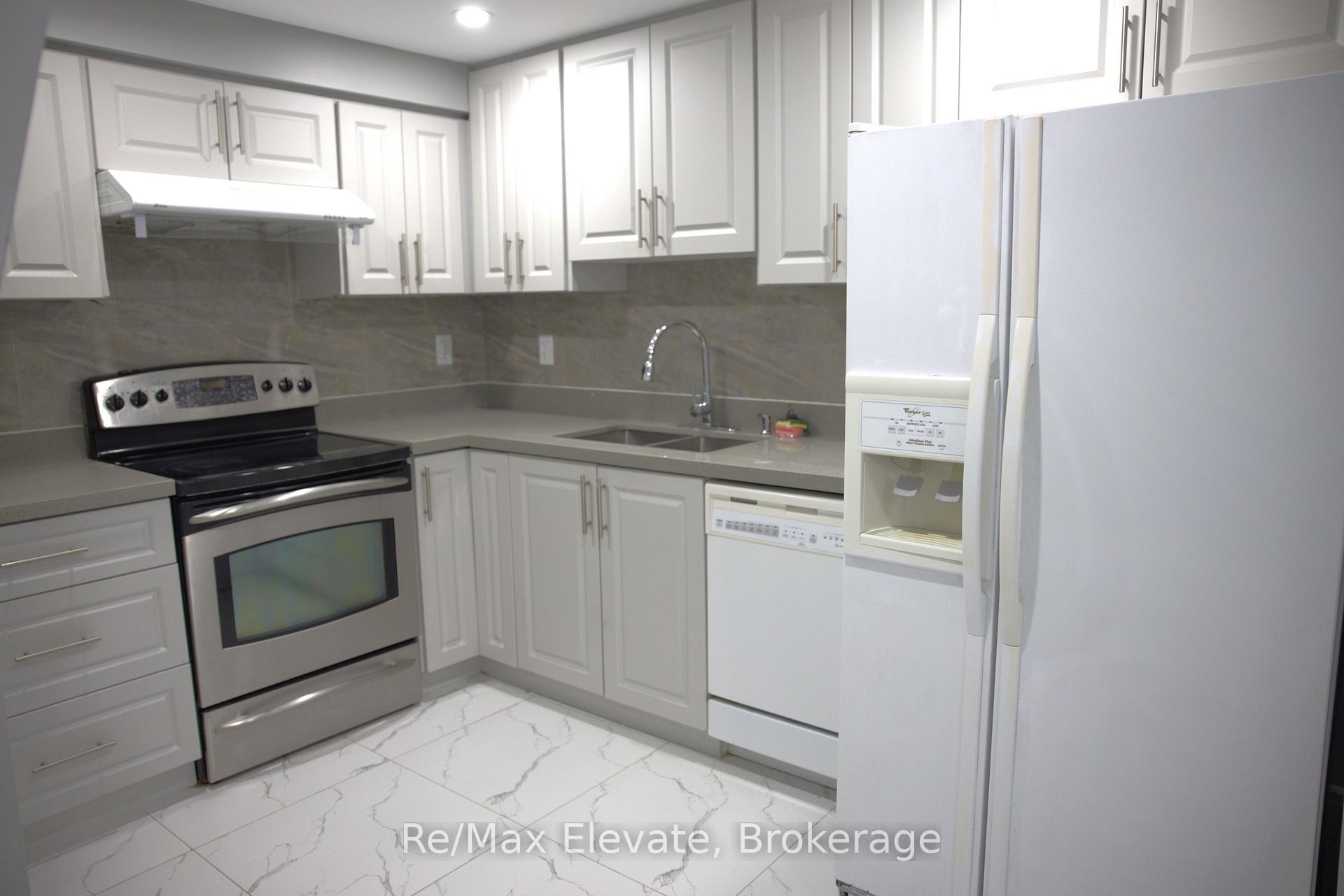 Photo 3 of 508 Summerpark Crescent, Pickering, Amberlea — HOMEH