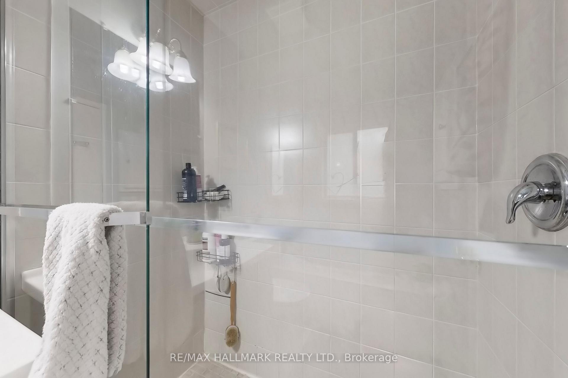 Photo 5 of 386 Strouds Lane, Pickering, Highbush — HOMEH