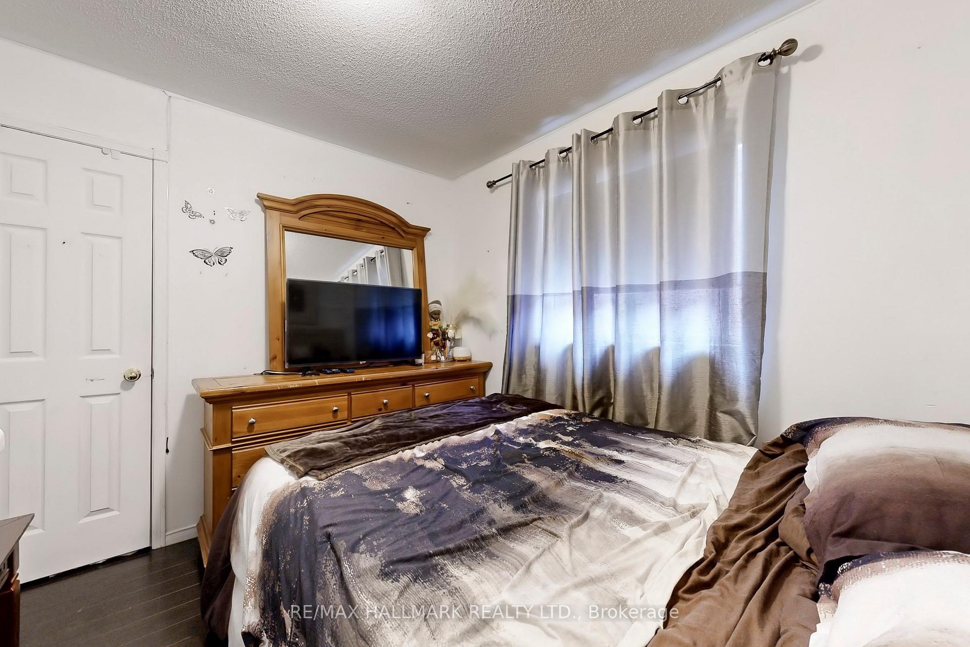 Photo 9 of 386 Strouds Lane, Pickering, Highbush — HOMEH