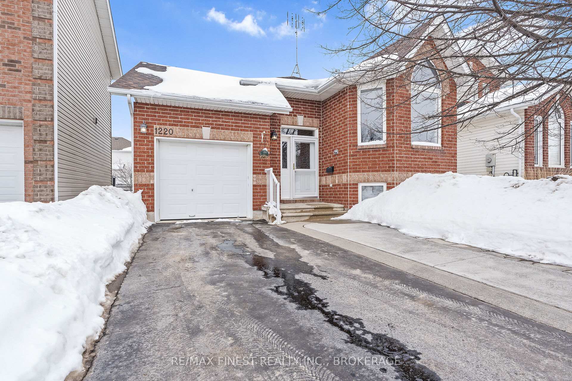 Photo 2 of 1220 Cyprus Road, Kingston, Kingston East (Incl Barret Crt) — HOMEH
