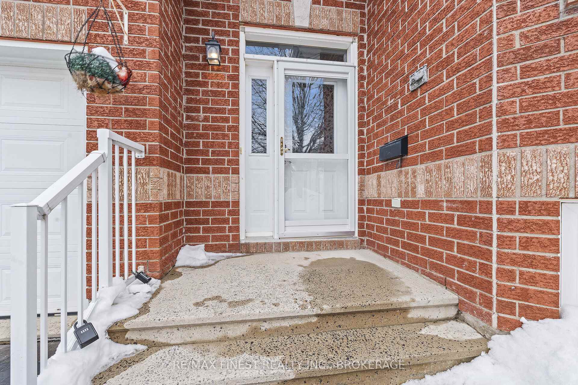 Photo 3 of 1220 Cyprus Road, Kingston, Kingston East (Incl Barret Crt) — HOMEH