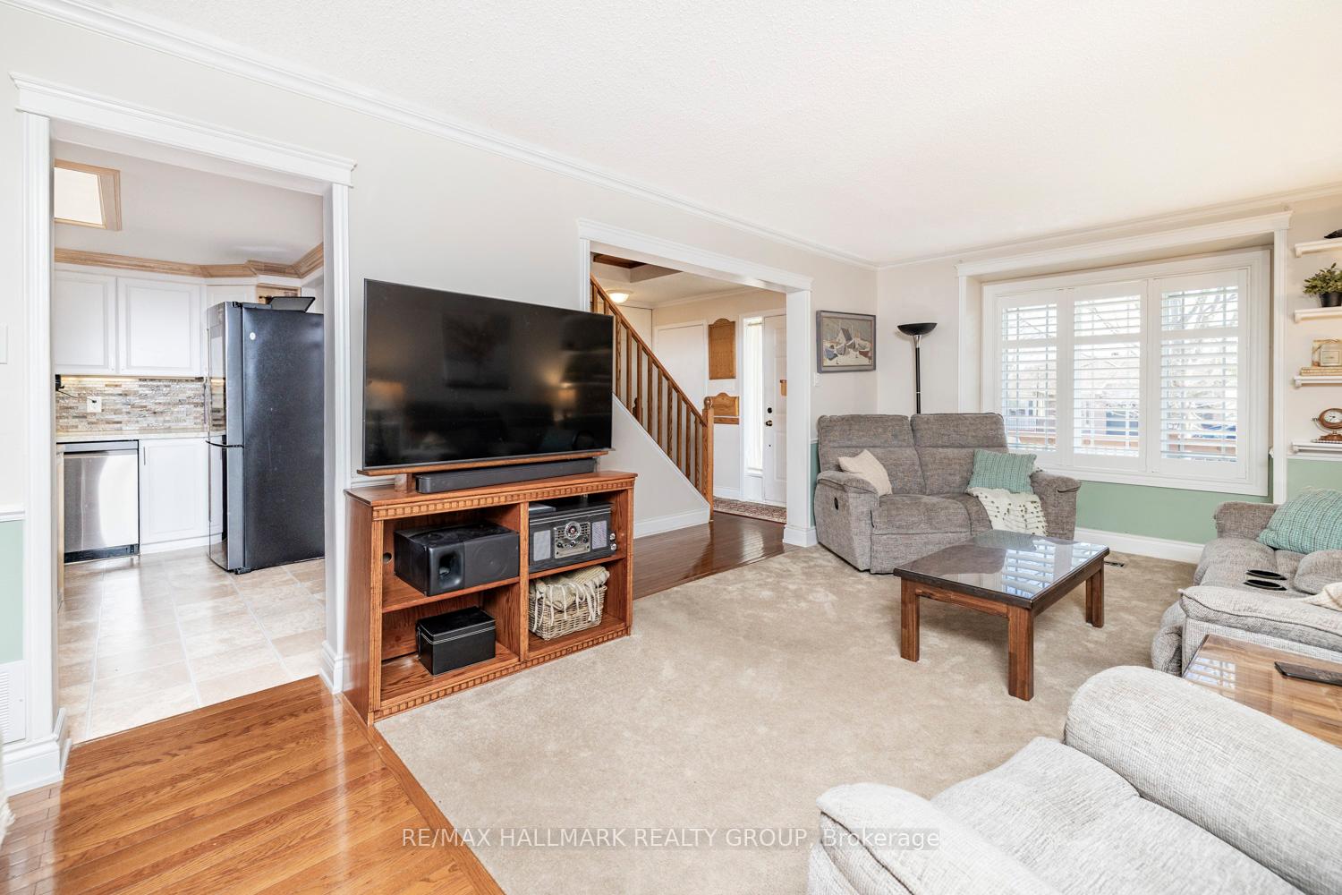 Photo 8 of 1717 Tache Way, Ottawa, Fallingbrook/Pineridge — HOMEH
