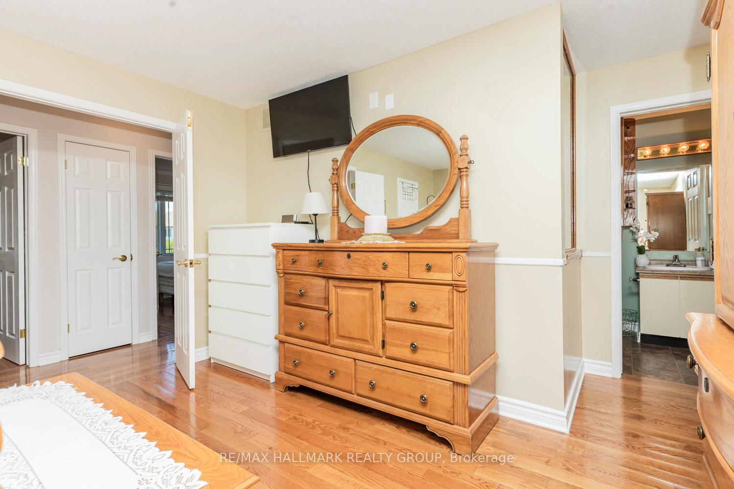 Photo 18 of 1717 Tache Way, Ottawa, Fallingbrook/Pineridge — HOMEH