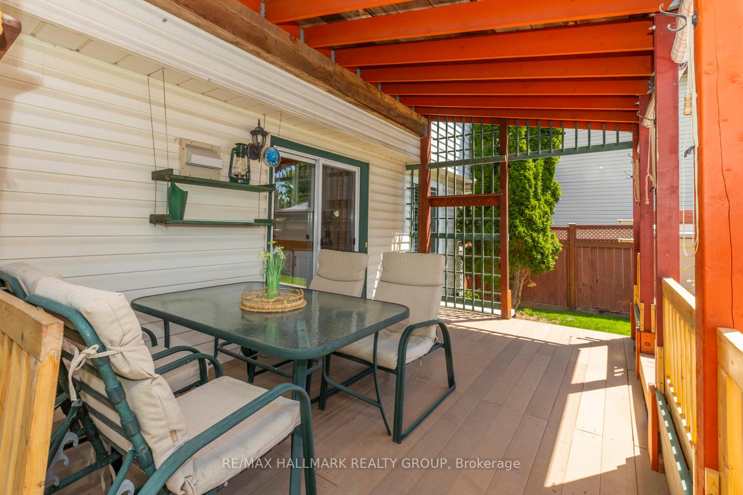 Photo 32 of 1717 Tache Way, Ottawa, Fallingbrook/Pineridge — HOMEH
