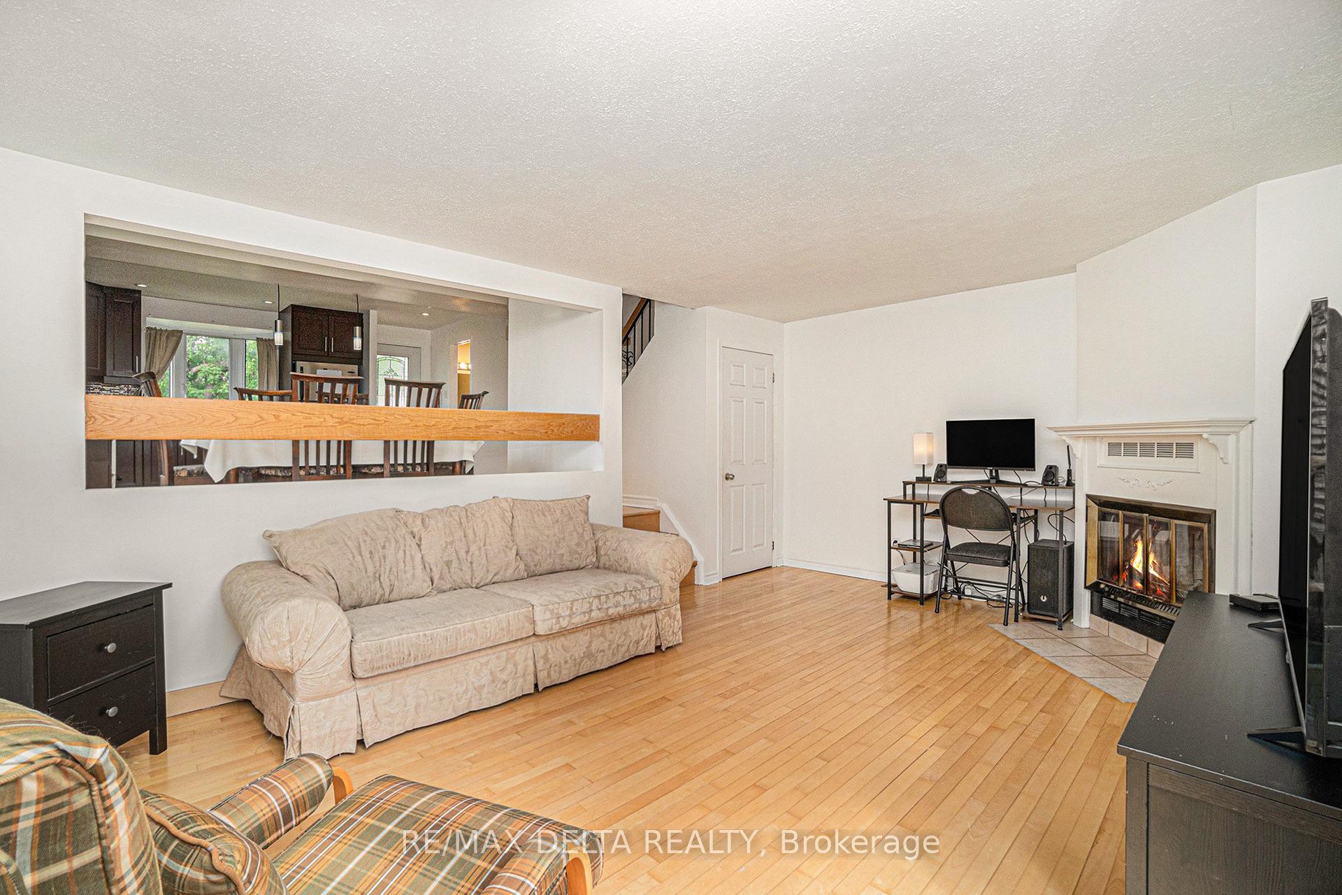 Photo 7 of 399 Duvernay Drive, Ottawa, Queenswood Heights South — HOMEH