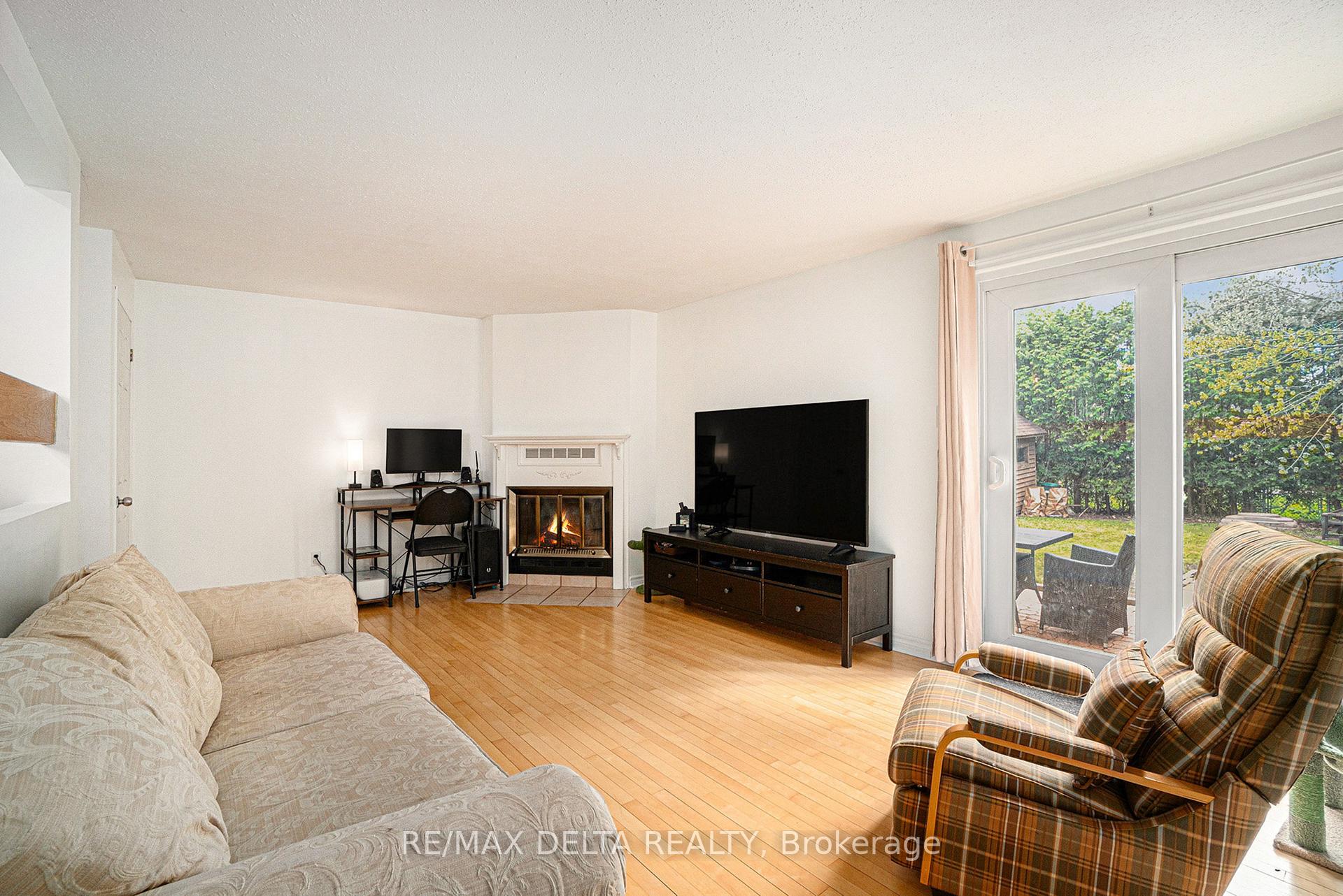 Photo 8 of 399 Duvernay Drive, Ottawa, Queenswood Heights South — HOMEH