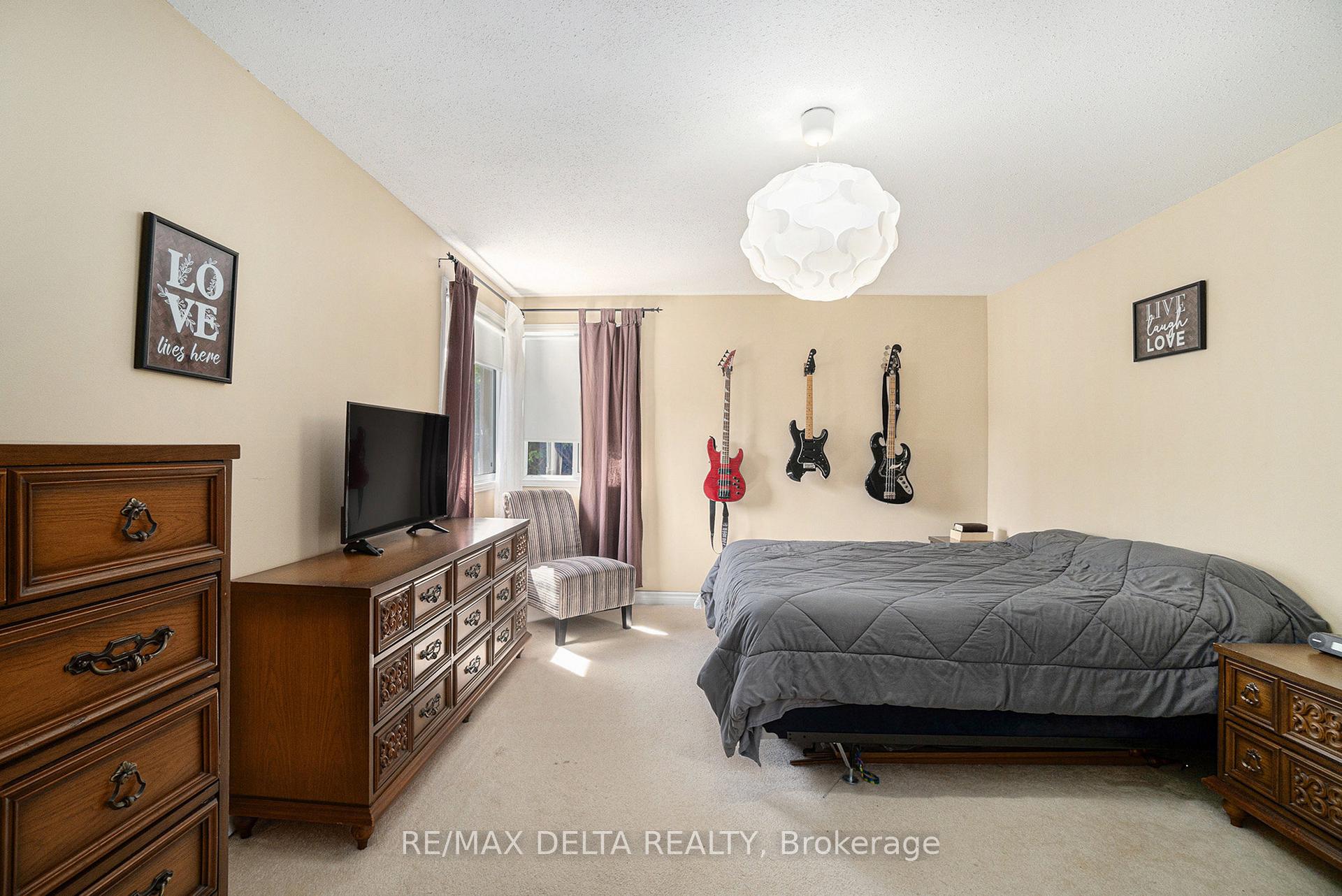 Photo 17 of 399 Duvernay Drive, Ottawa, Queenswood Heights South — HOMEH