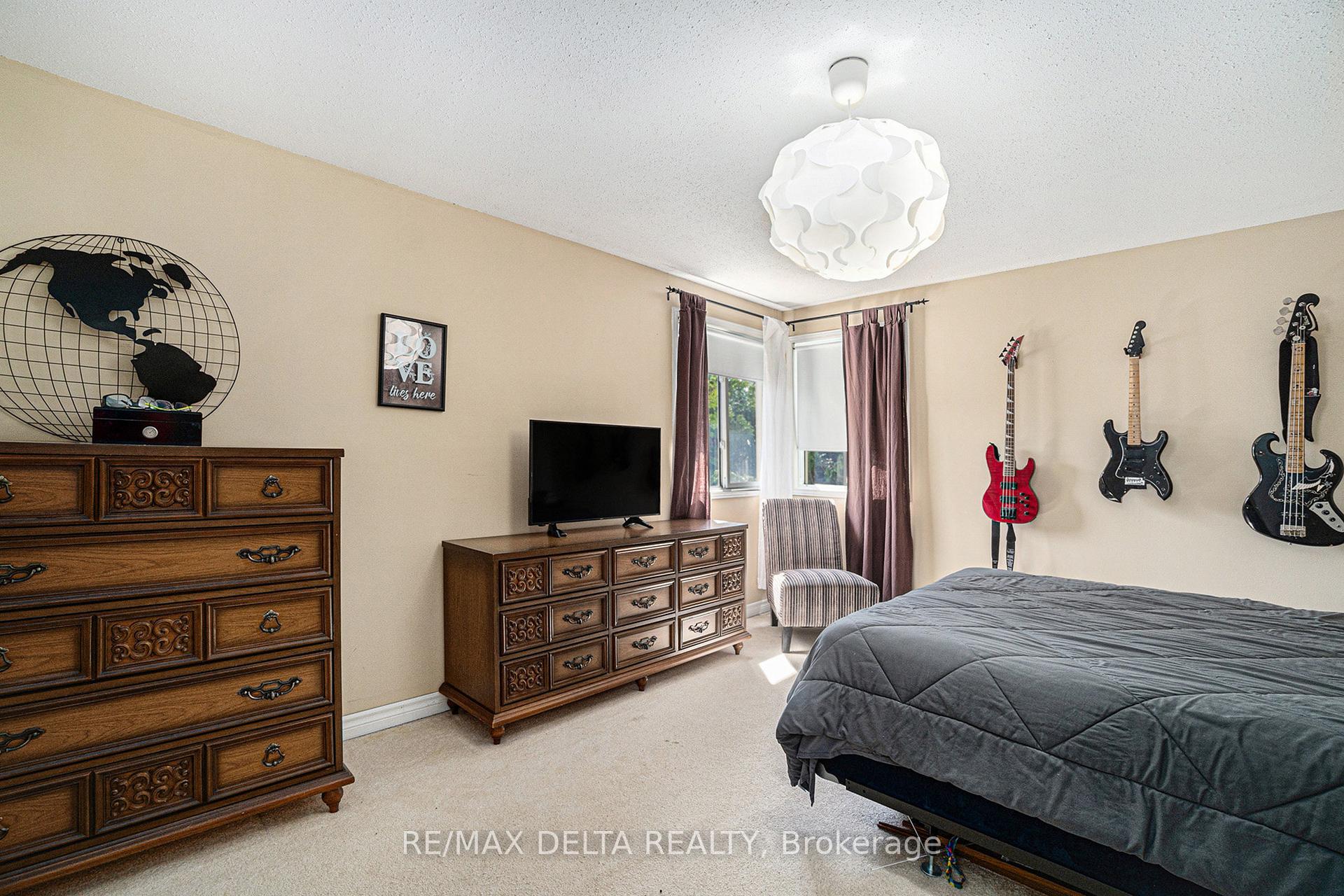 Photo 18 of 399 Duvernay Drive, Ottawa, Queenswood Heights South — HOMEH