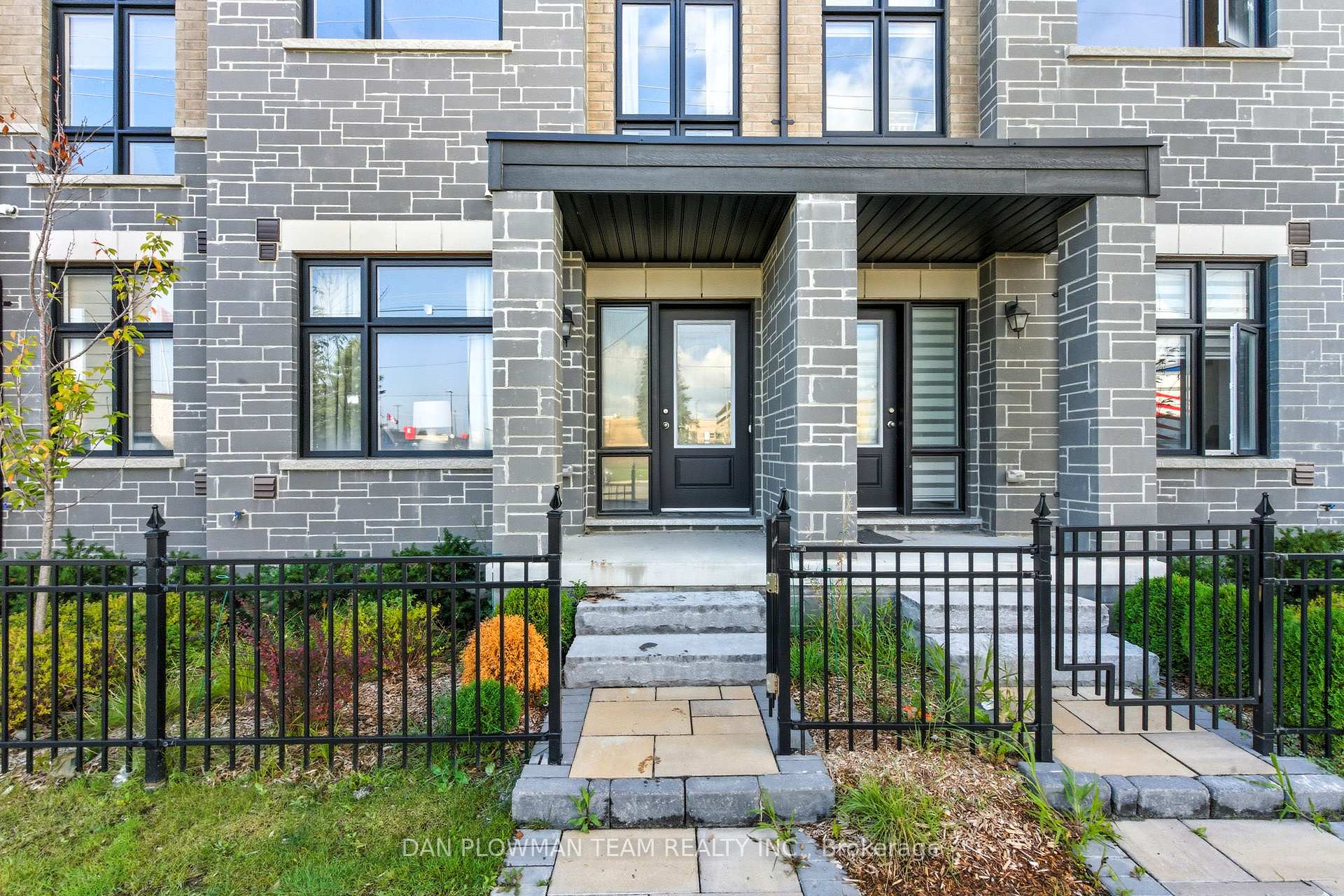Photo 3 of 1393 Coral Springs Path, Oshawa, Taunton — HOMEH