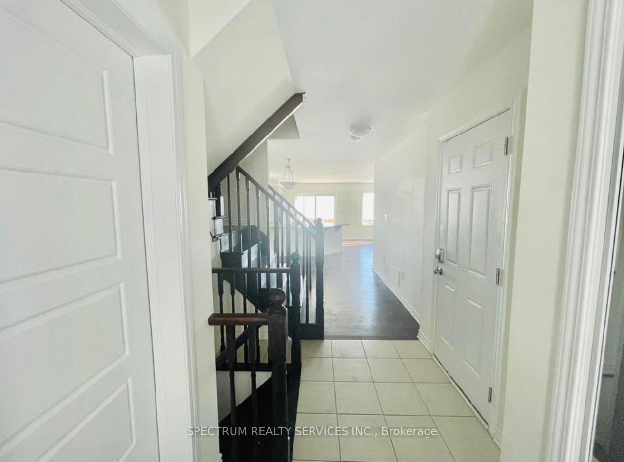 Photo 5 of Unit 29, 1000 Asleton Boulevard, Milton, Willmott — HOMEH