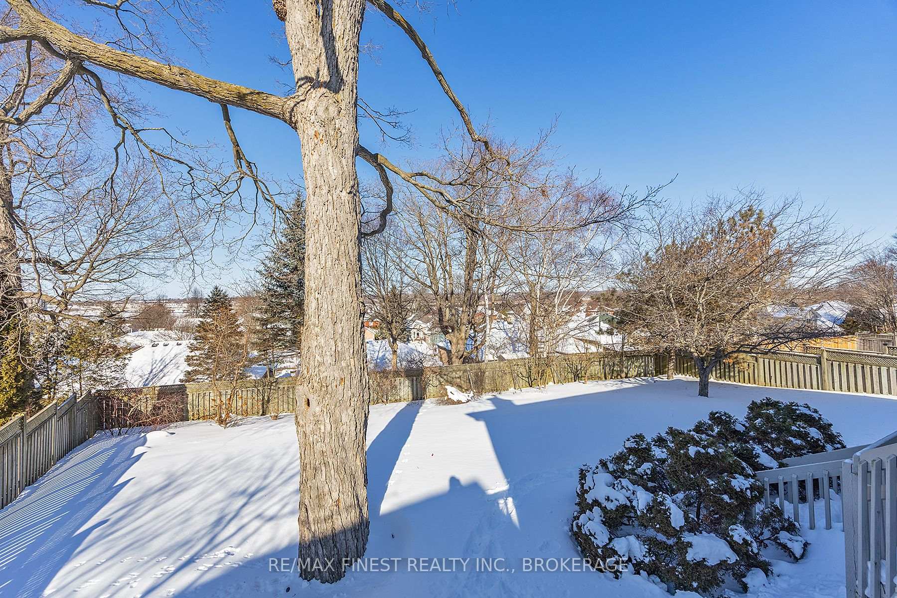 Photo 10 of 72 Point St. Mark Drive, Kingston, Kingston East (Incl Barret Crt) — HOMEH