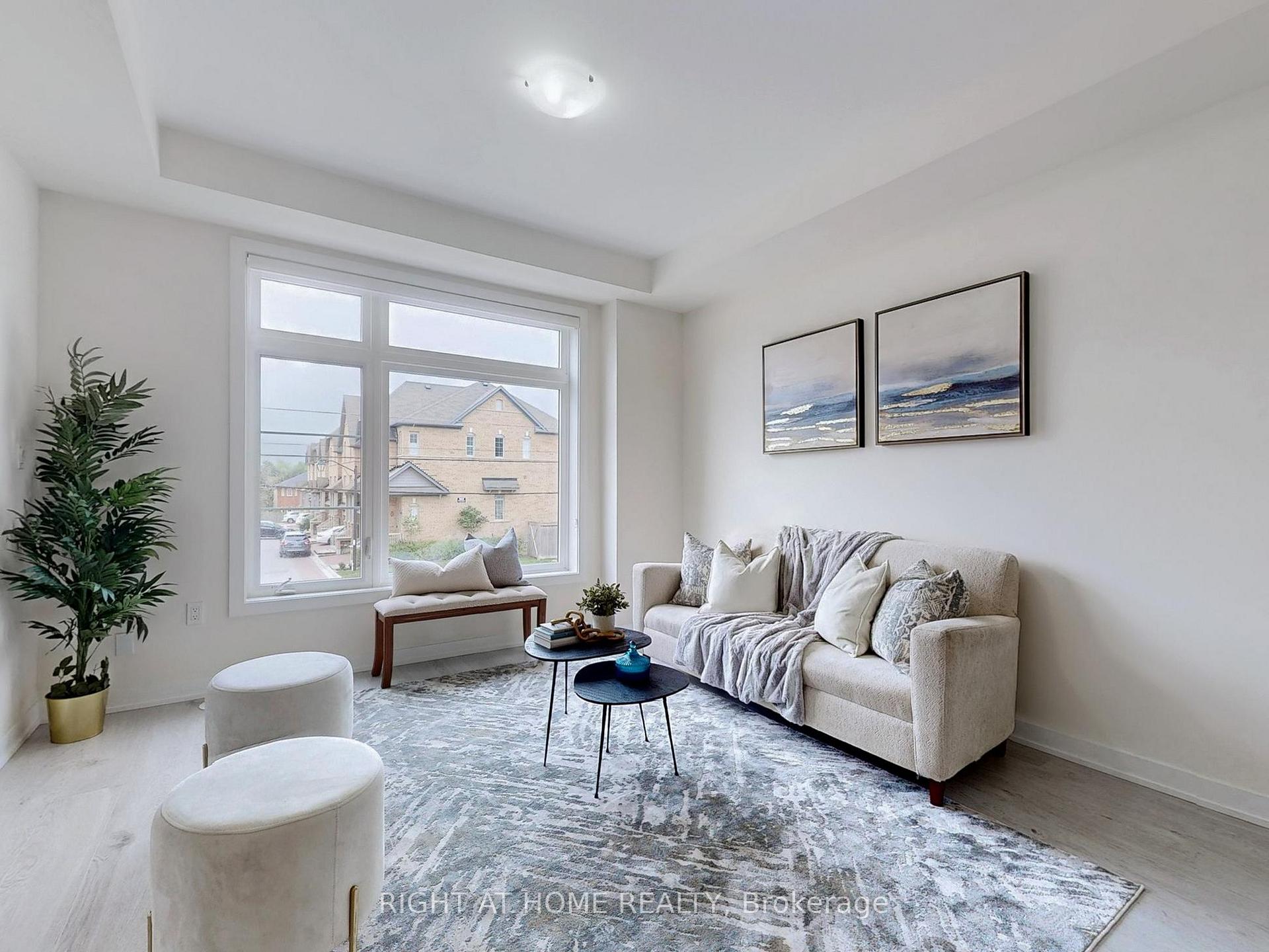 Front of Unit 204, 250 Finch Avenue