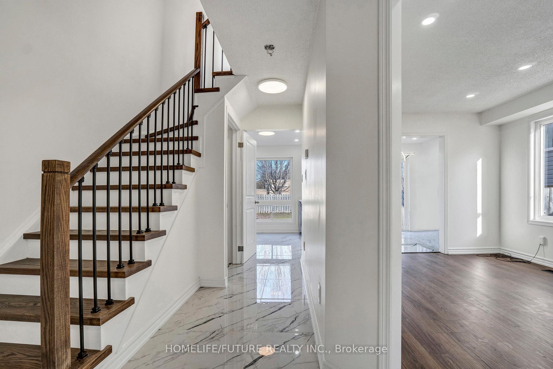 Photo 3 of 1803 Dalhousie Crescent, Oshawa, Samac — HOMEH