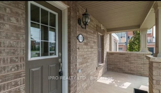 Photo 2 of 919 Brassard Circle, Milton, Willmott — HOMEH
