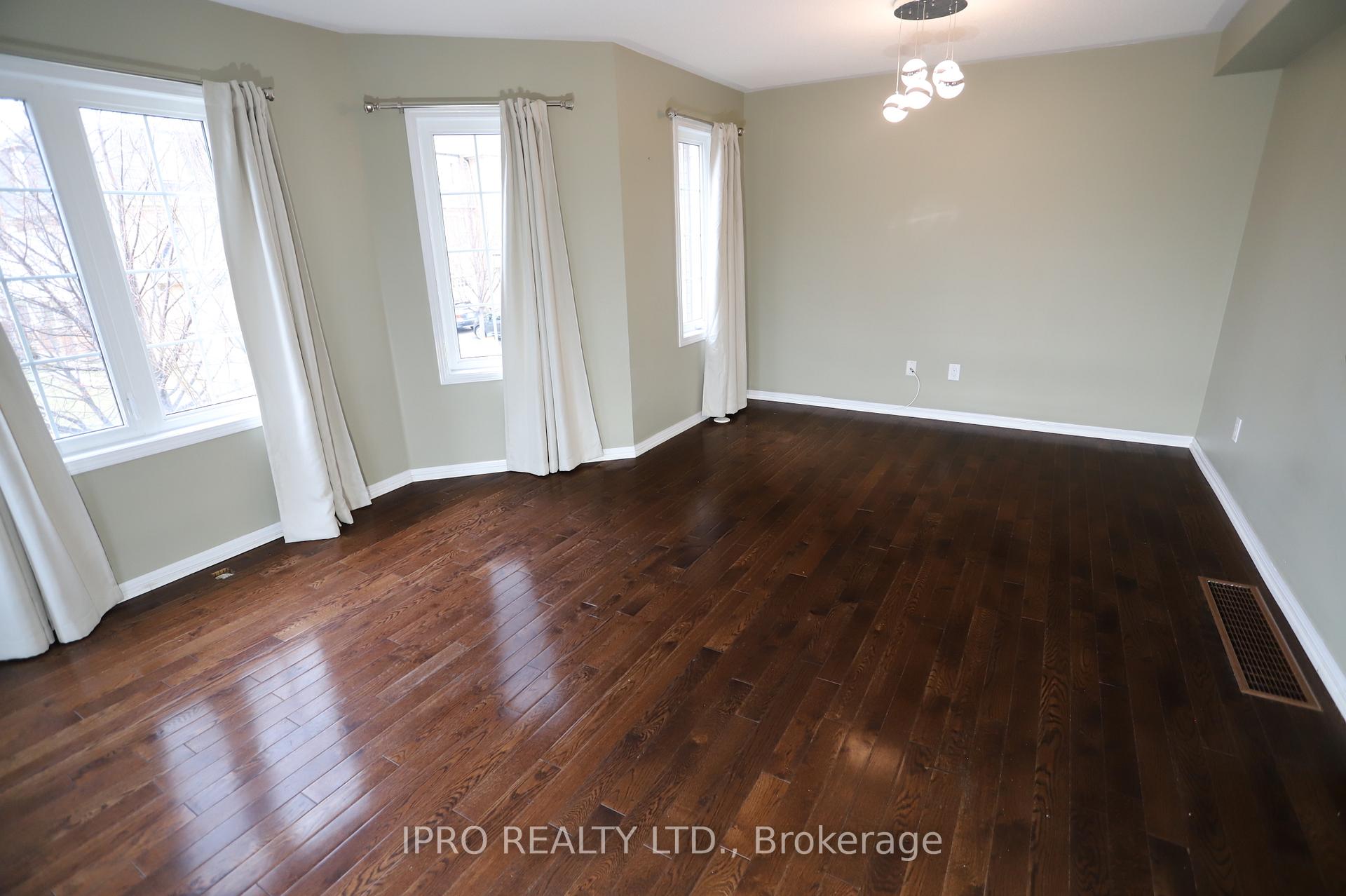 Photo 14 of 919 Brassard Circle, Milton, Willmott — HOMEH