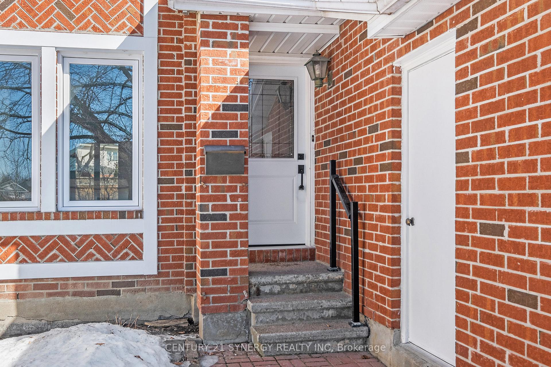 Photo 4 of 697 Apollo Way, Ottawa, Fallingbrook/Pineridge — HOMEH