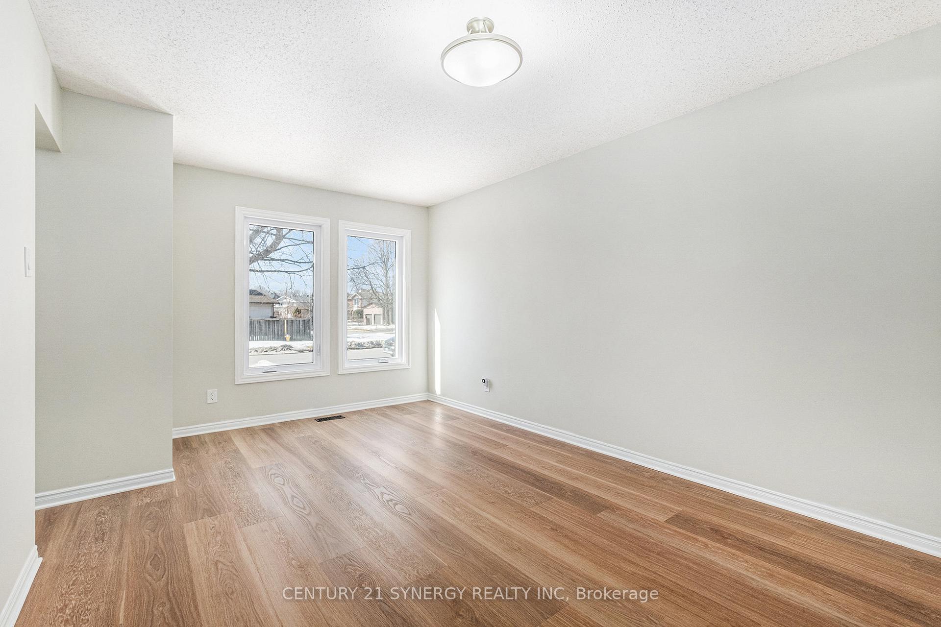 Photo 6 of 697 Apollo Way, Ottawa, Fallingbrook/Pineridge — HOMEH