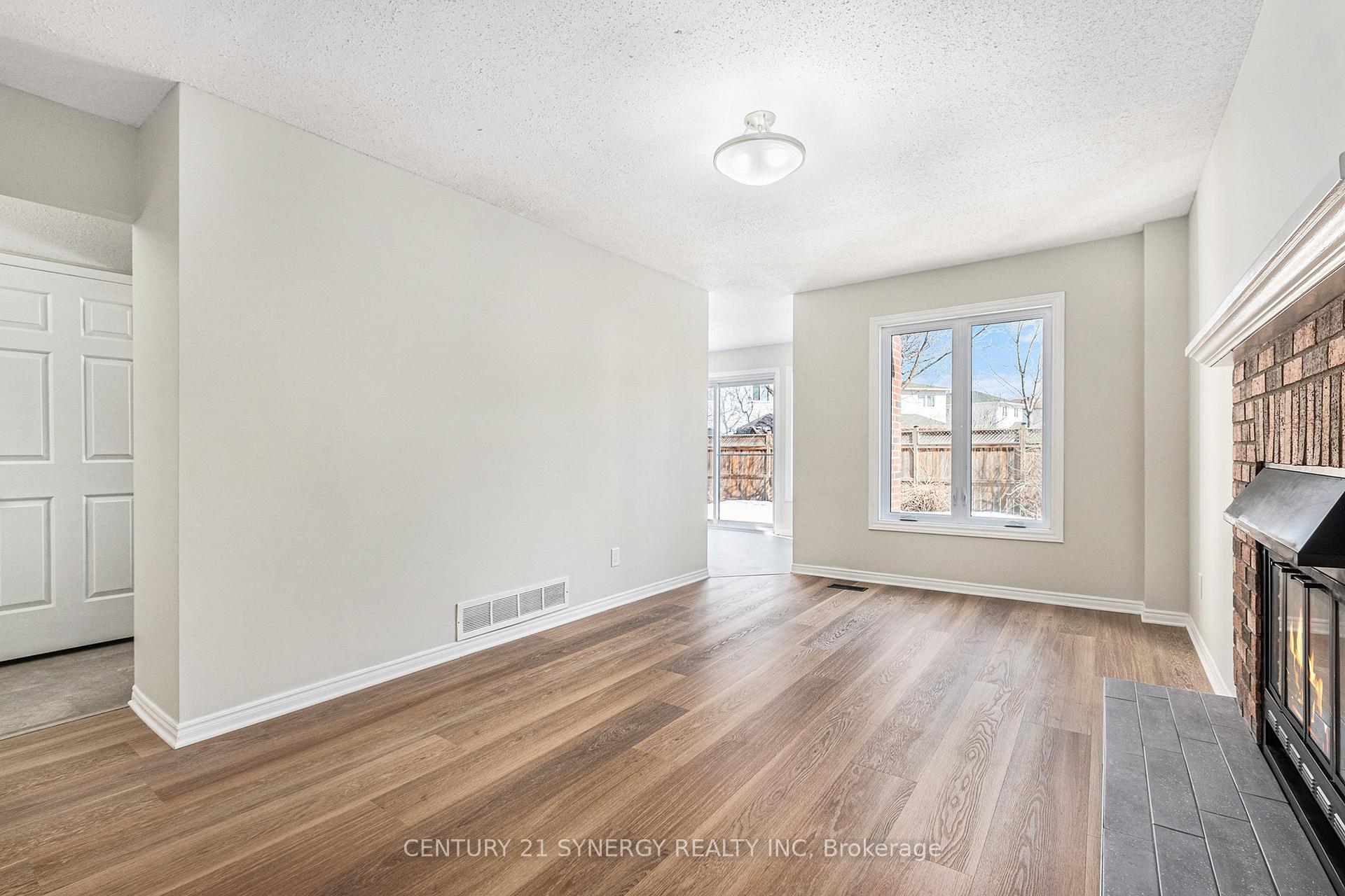 Photo 18 of 697 Apollo Way, Ottawa, Fallingbrook/Pineridge — HOMEH