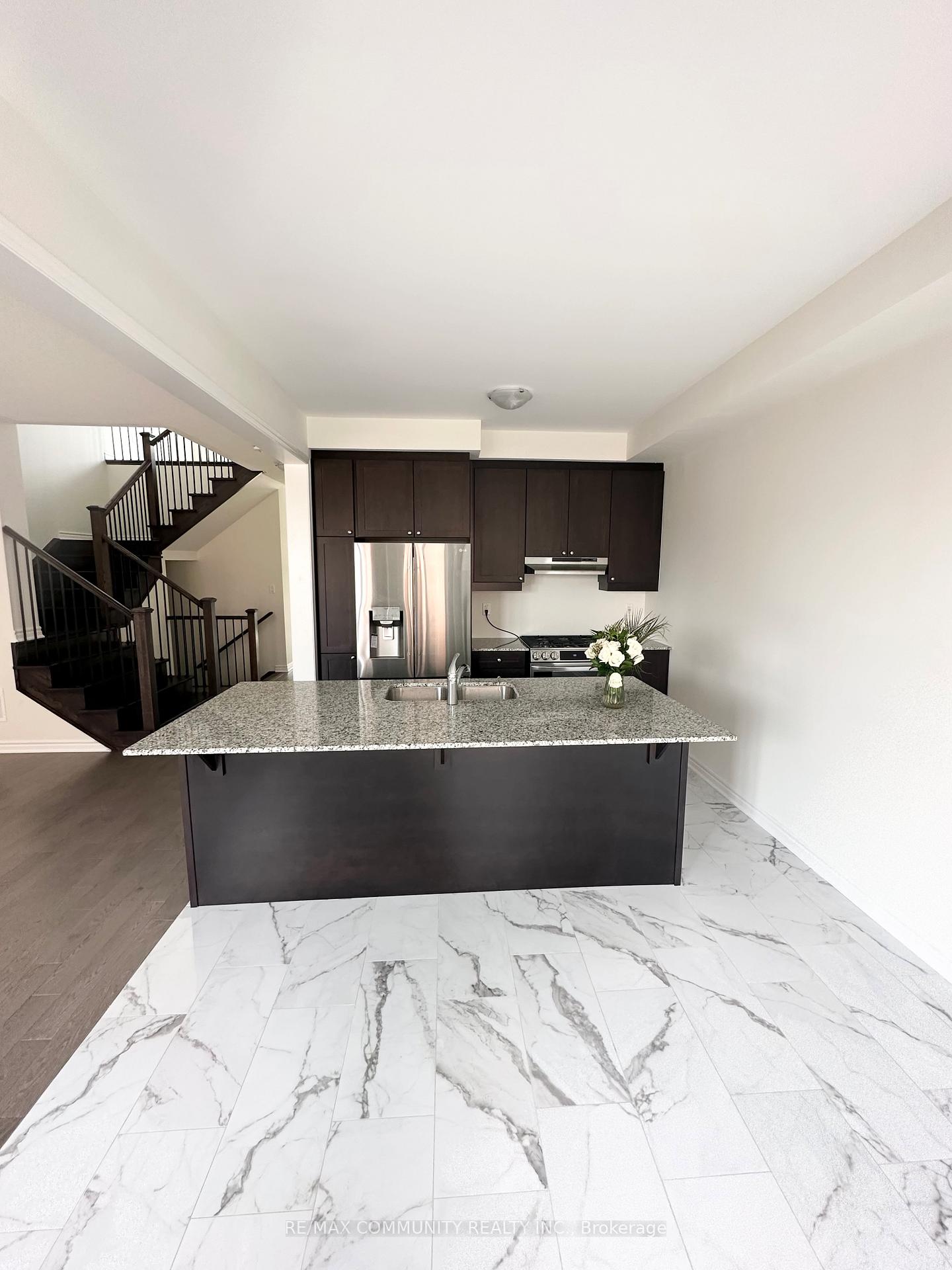 Photo 4 of 3023 Hollyberry Trail, Pickering, Rural Pickering — HOMEH