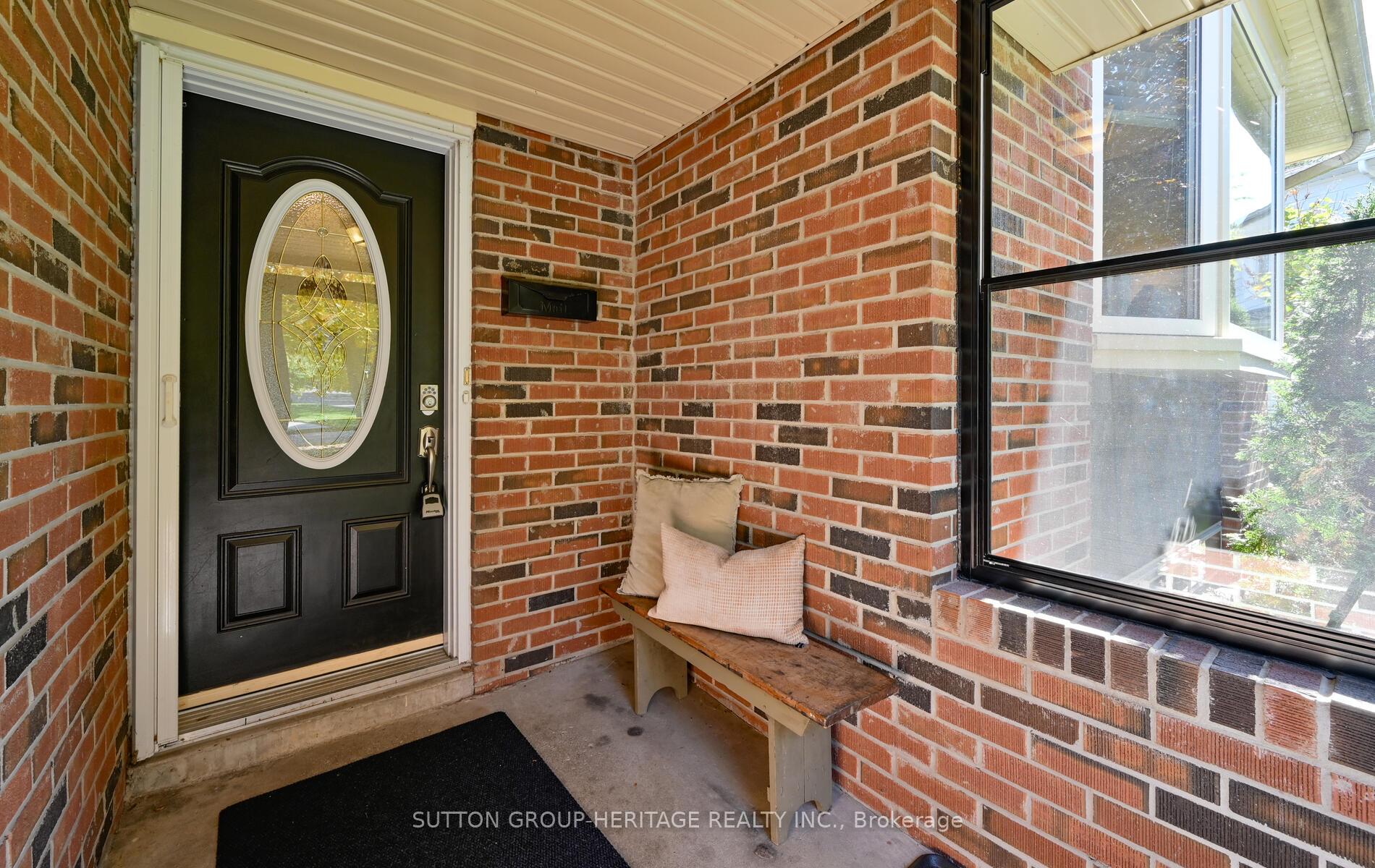 Photo 2 of 602 Antigua Crescent, Oshawa, Northglen — HOMEH