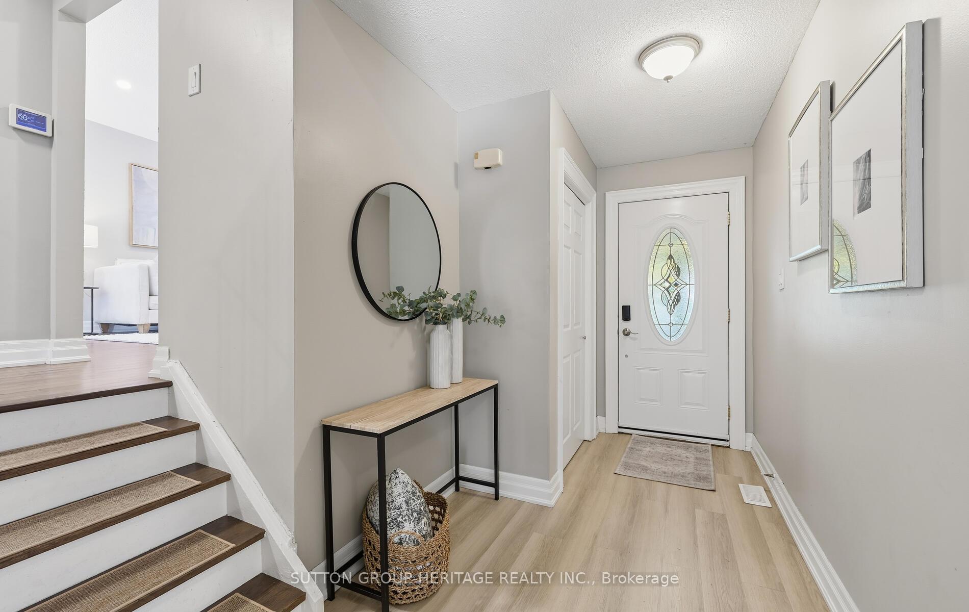 Photo 3 of 602 Antigua Crescent, Oshawa, Northglen — HOMEH