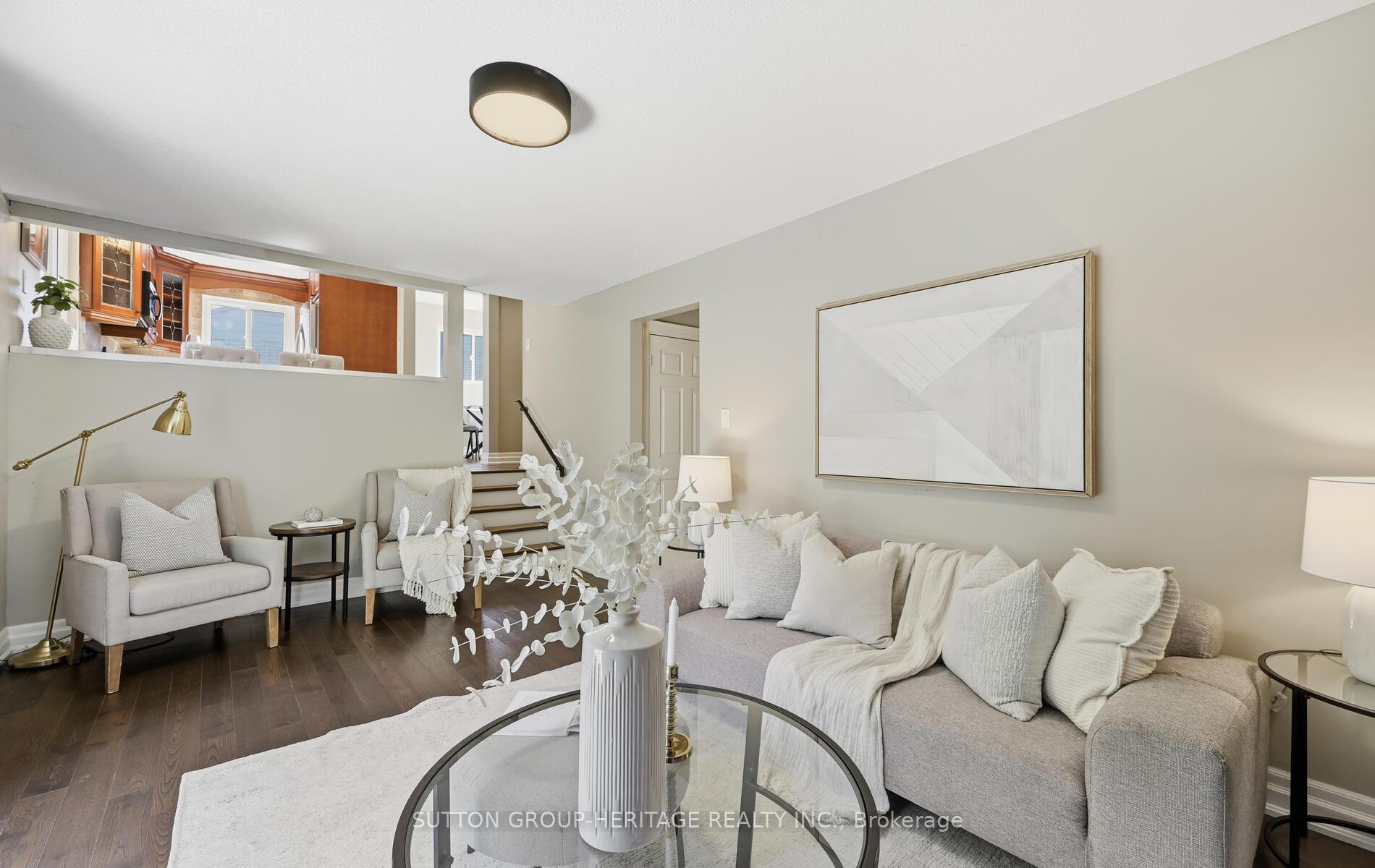 Photo 8 of 602 Antigua Crescent, Oshawa, Northglen — HOMEH