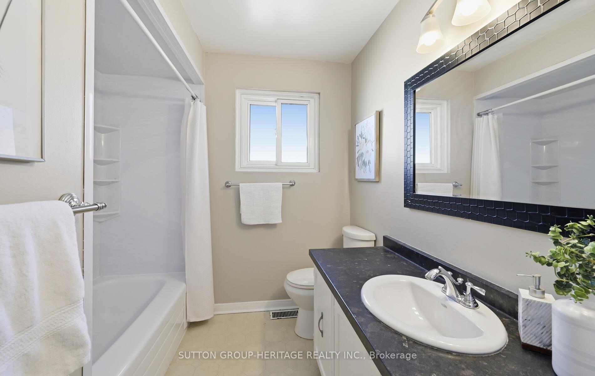 Photo 22 of 602 Antigua Crescent, Oshawa, Northglen — HOMEH