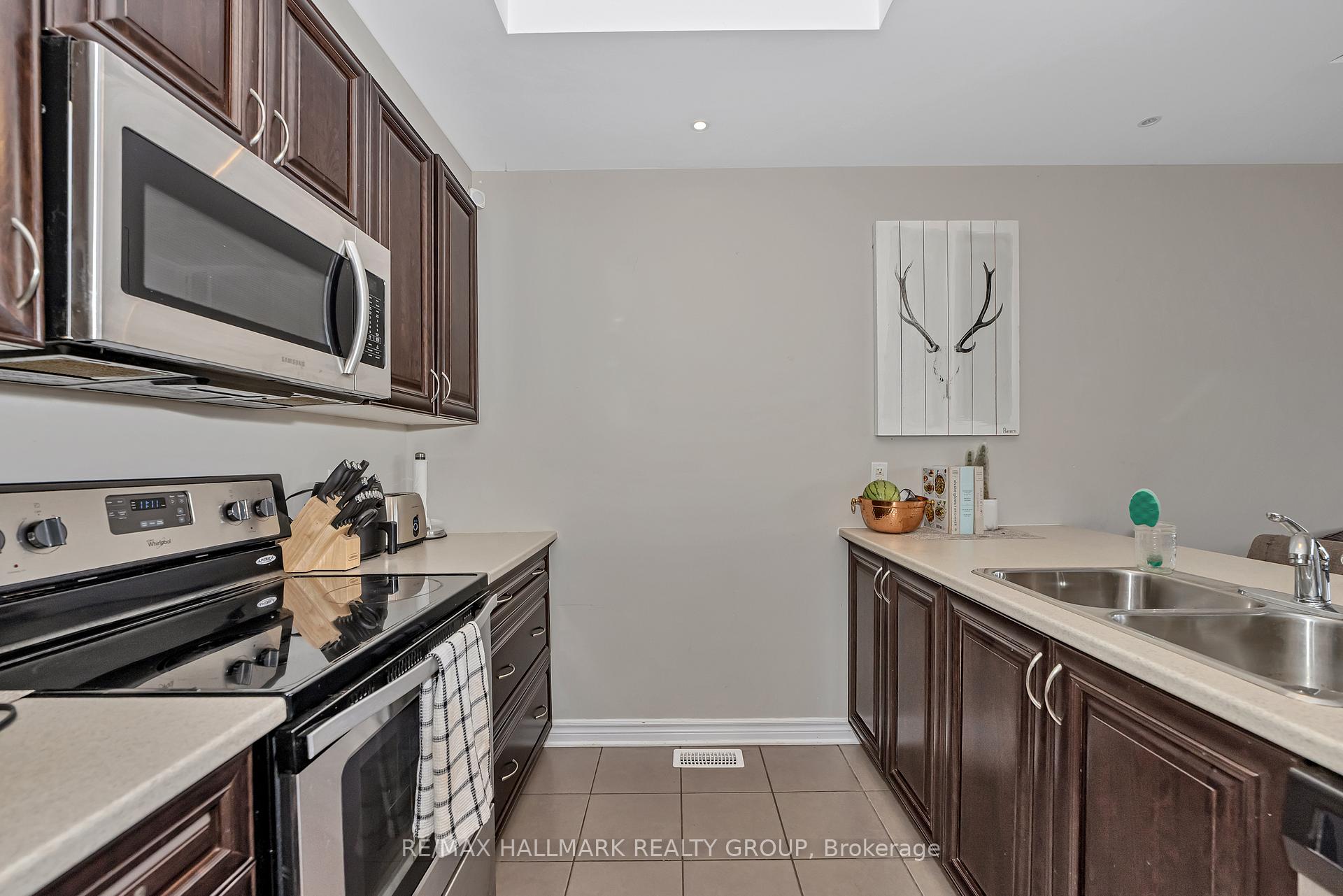 Photo 14 of 550 Petrichor Crescent, Ottawa, Avalon West — HOMEH
