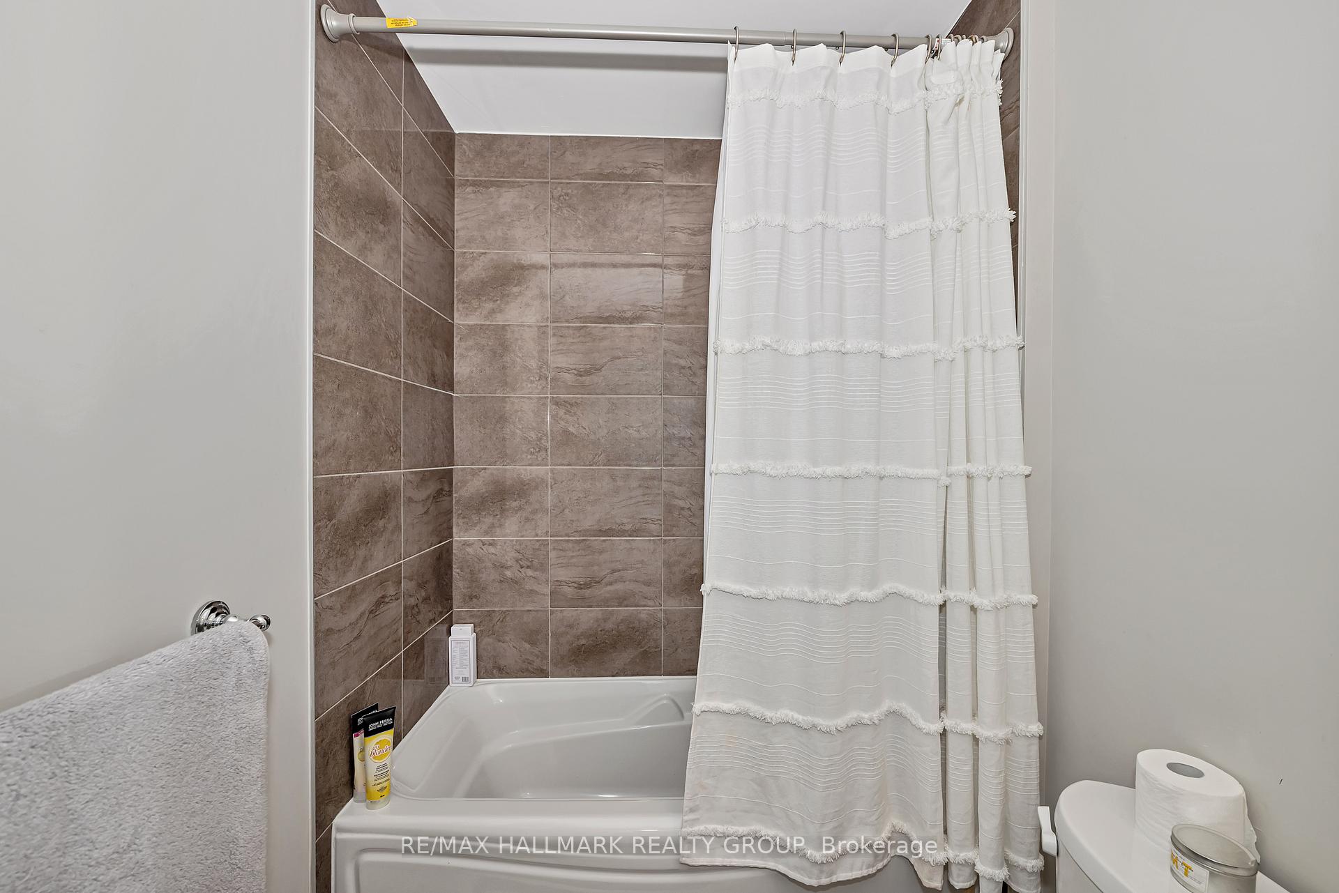 Photo 24 of 550 Petrichor Crescent, Ottawa, Avalon West — HOMEH
