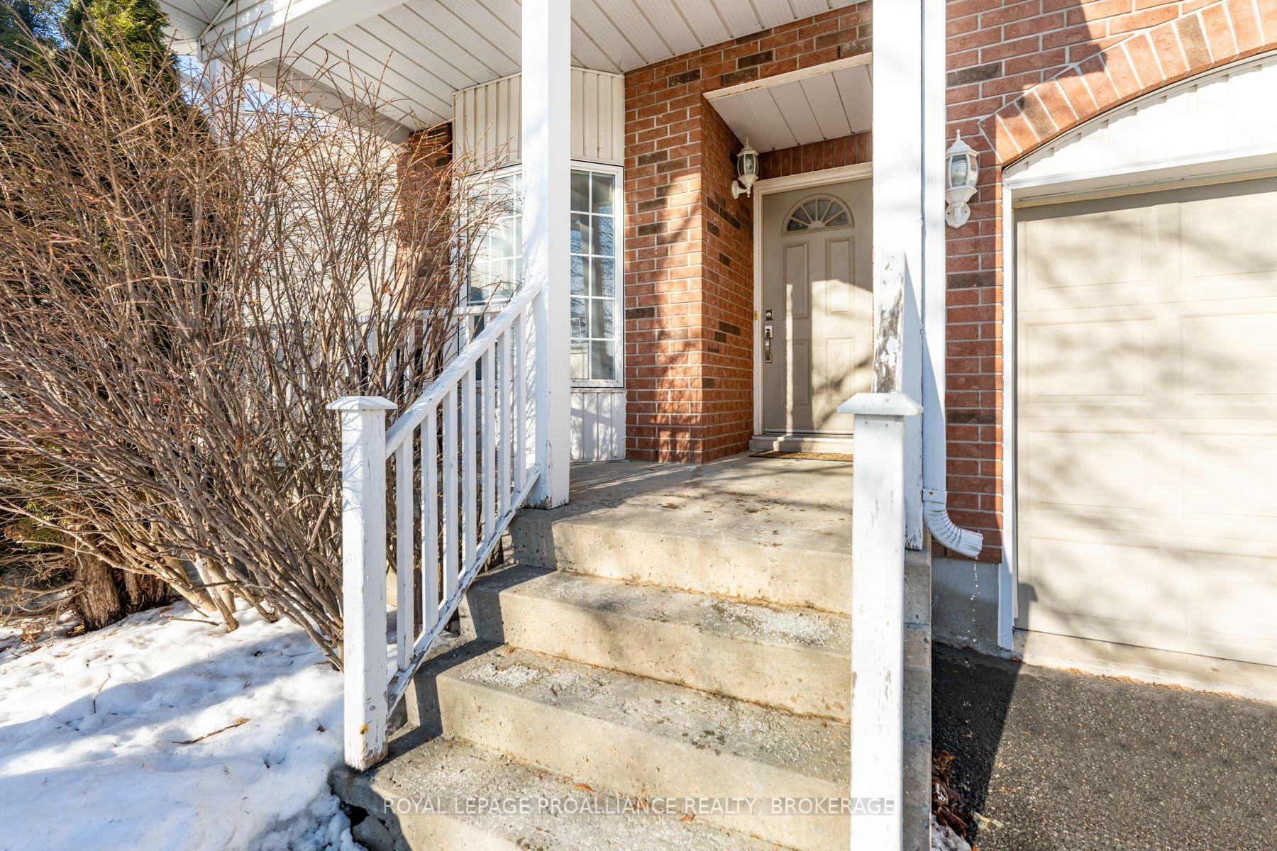 Photo 6 of 469 Freeman Crescent, Kingston, Kingston East (Incl Barret Crt) — HOMEH