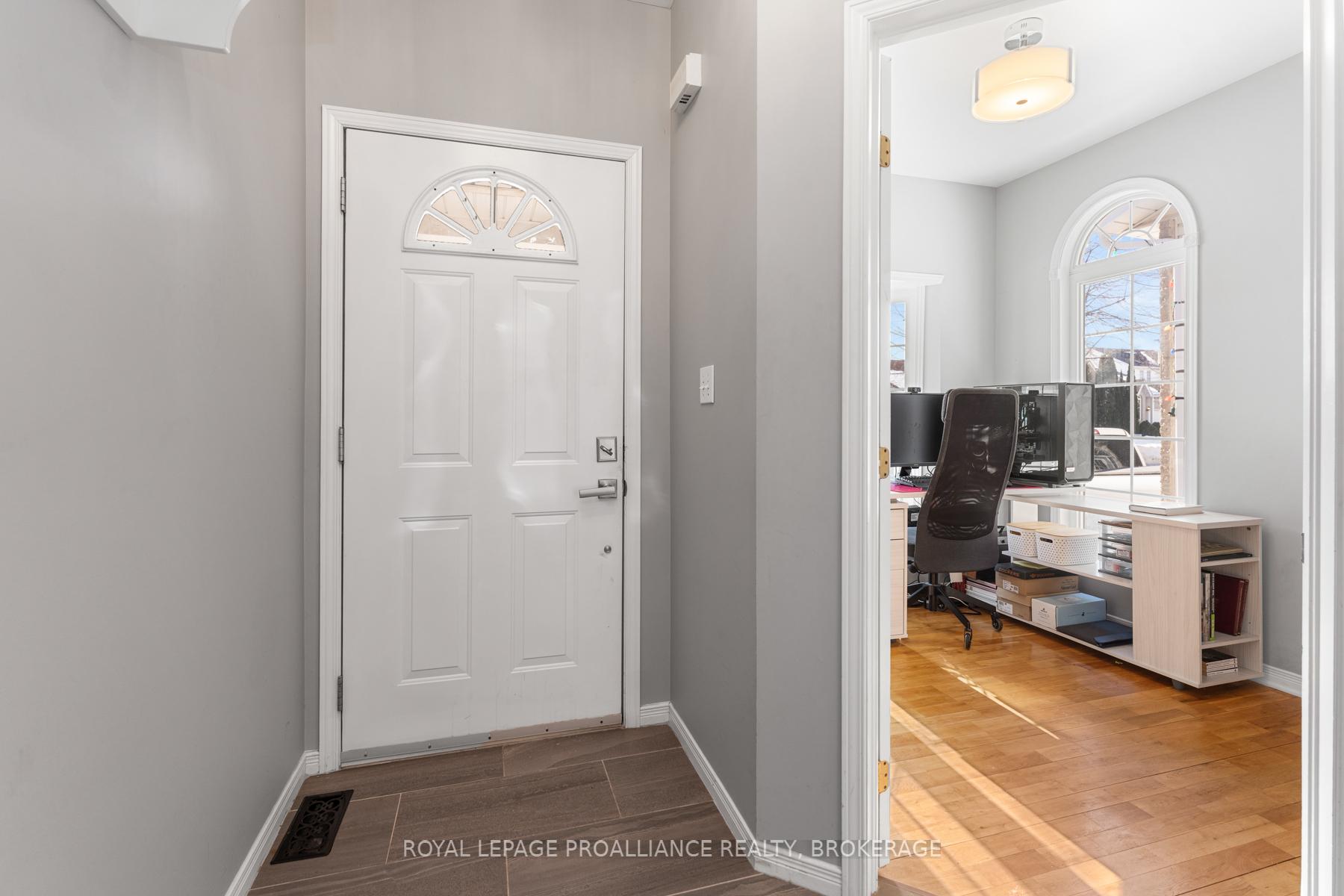 Photo 8 of 469 Freeman Crescent, Kingston, Kingston East (Incl Barret Crt) — HOMEH