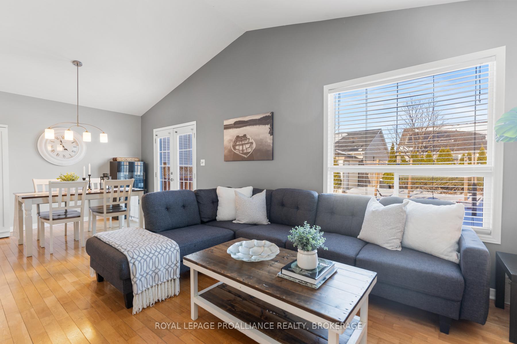 Photo 15 of 469 Freeman Crescent, Kingston, Kingston East (Incl Barret Crt) — HOMEH