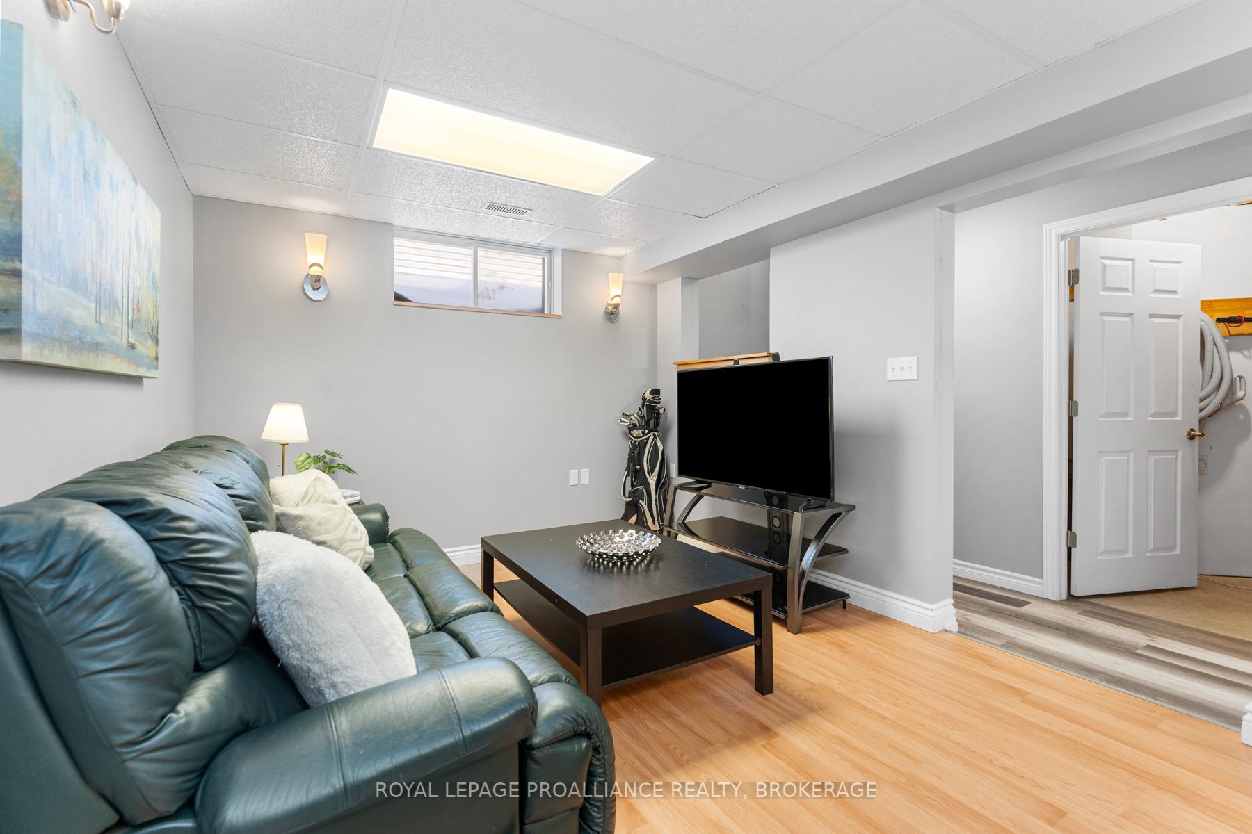 Photo 40 of 469 Freeman Crescent, Kingston, Kingston East (Incl Barret Crt) — HOMEH