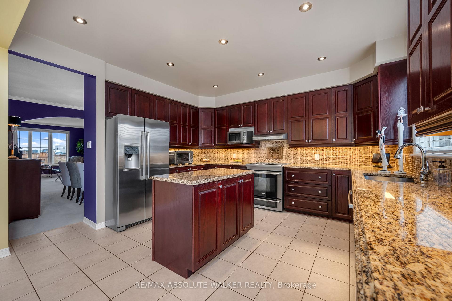 Photo 11 of 859 Martello Drive, Ottawa, Notting Hill/Summerside — HOMEH