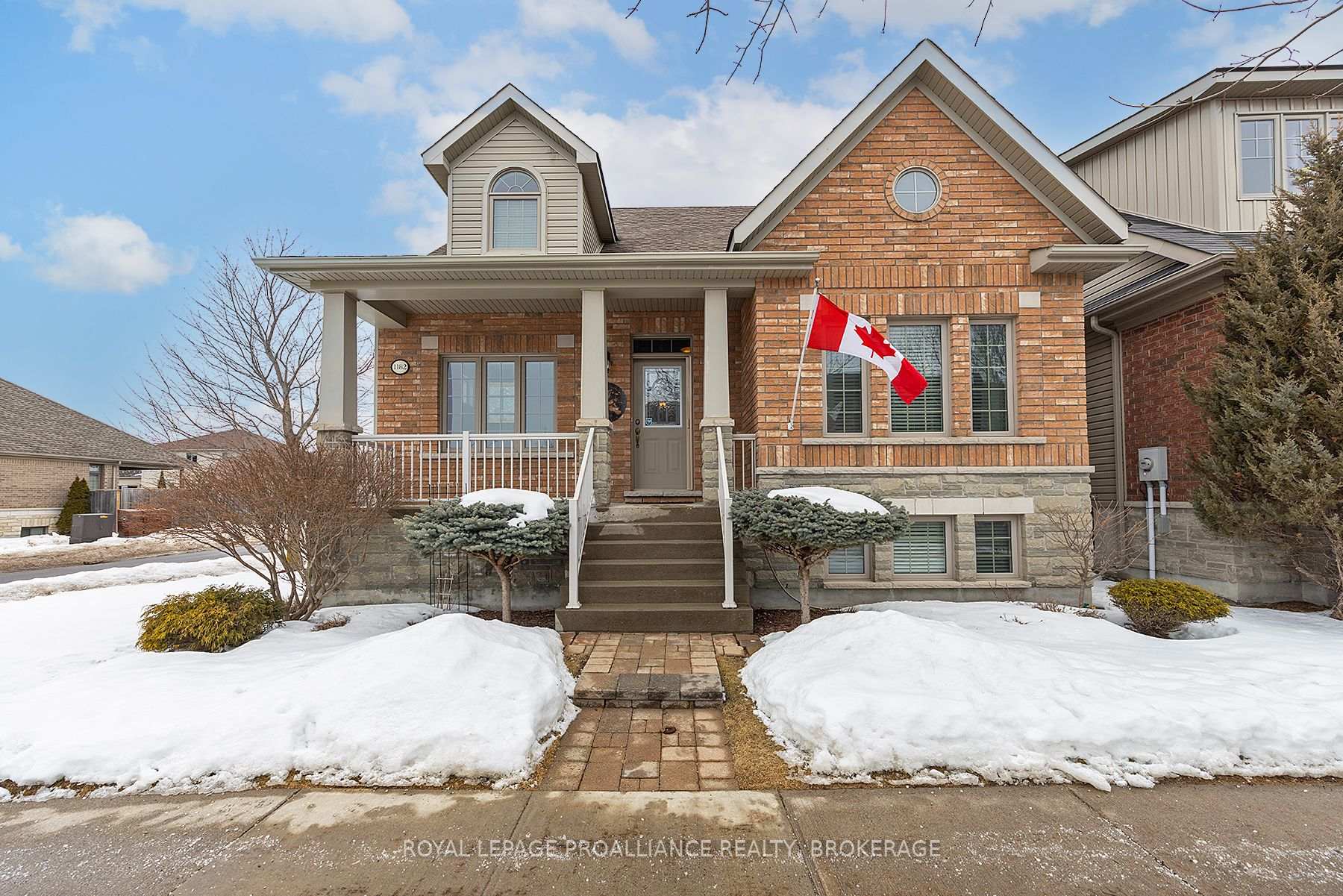 Photo 3 of 1182 Crossfield Avenue, Kingston, City Northwest — HOMEH