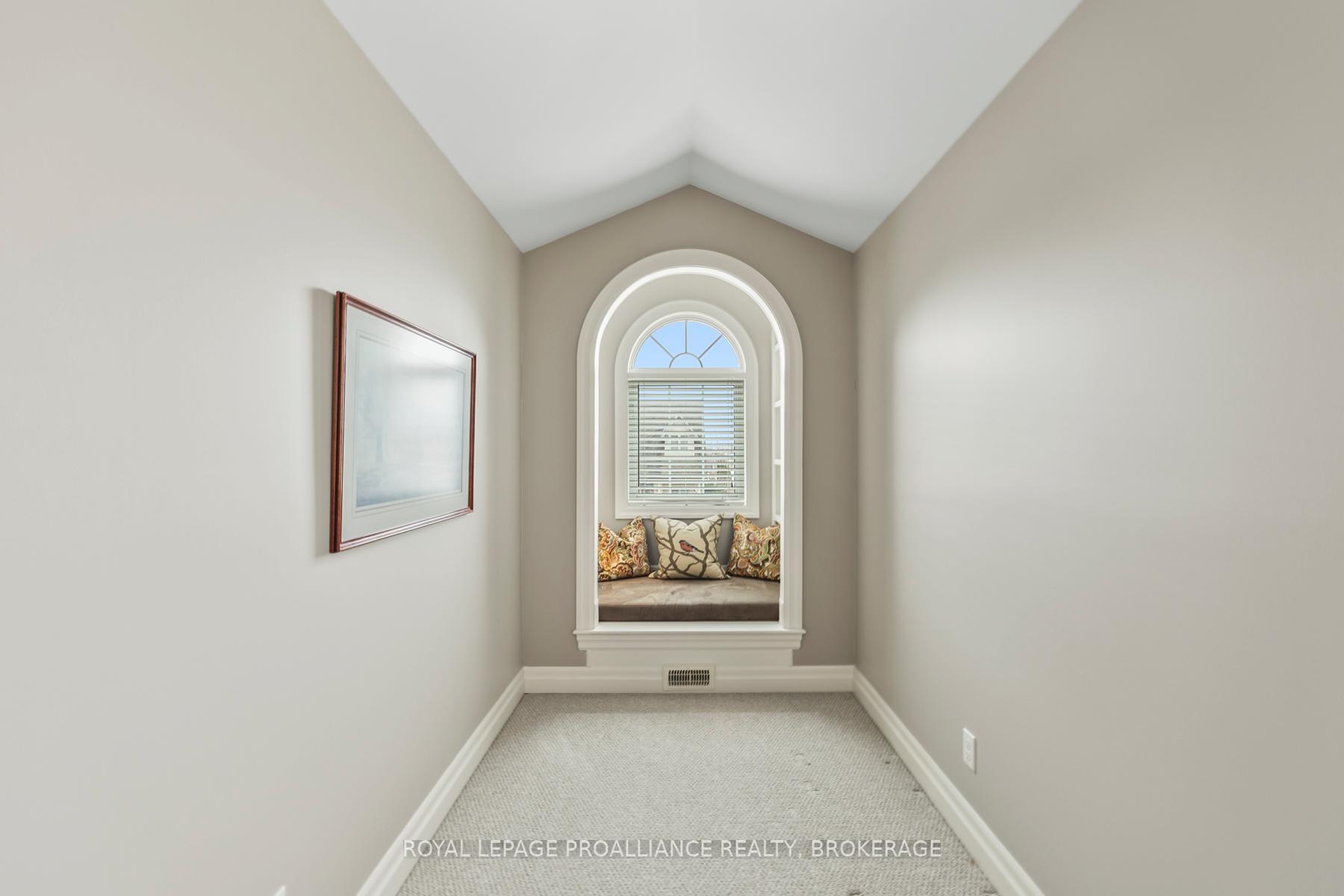 Photo 33 of 1182 Crossfield Avenue, Kingston, City Northwest — HOMEH